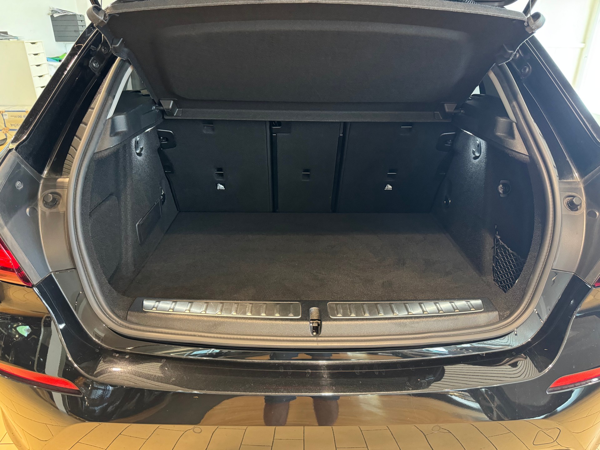 BMW 118i Sport Line Steptronic-image-12