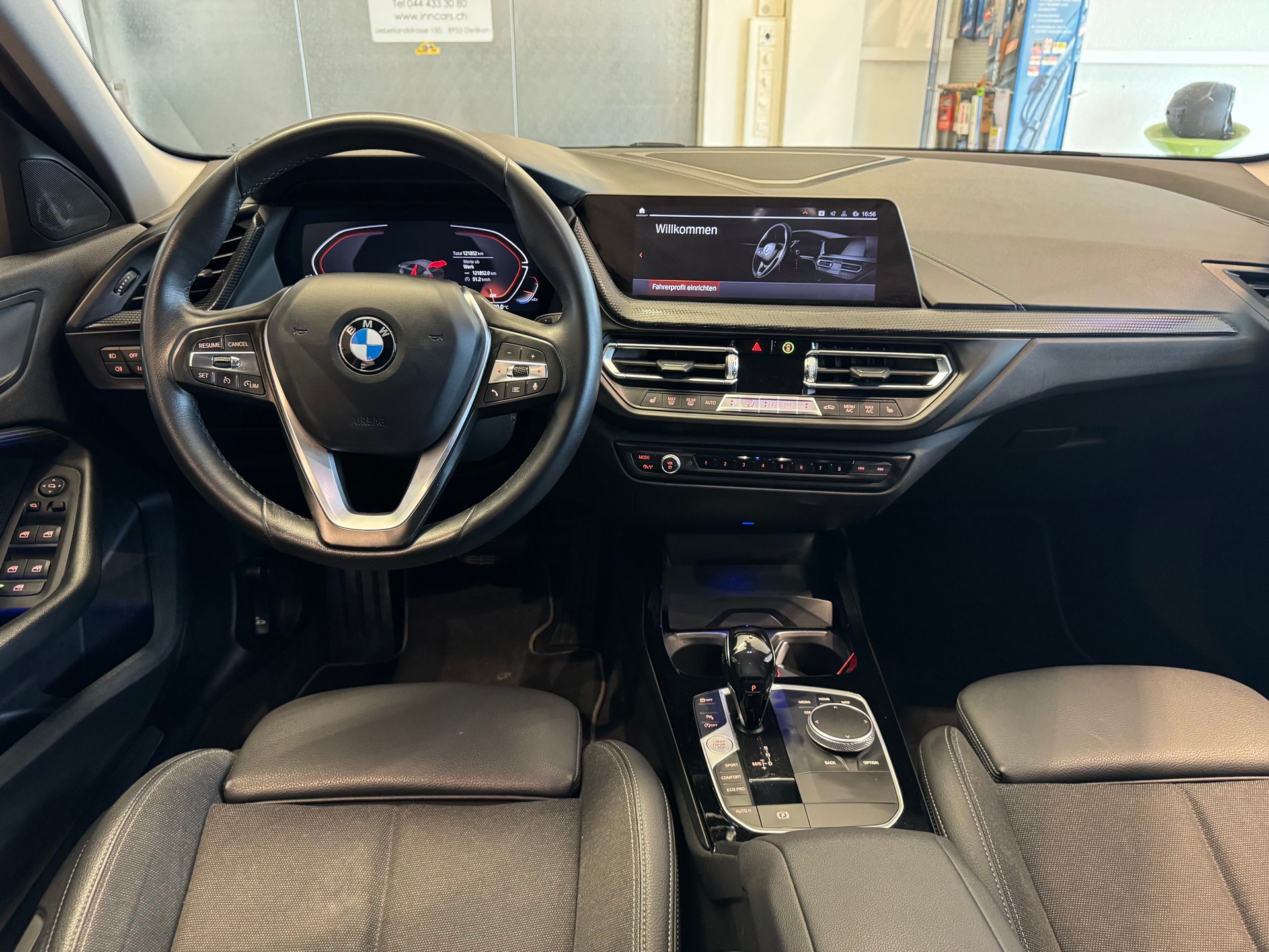 BMW 118i Sport Line Steptronic-image-8