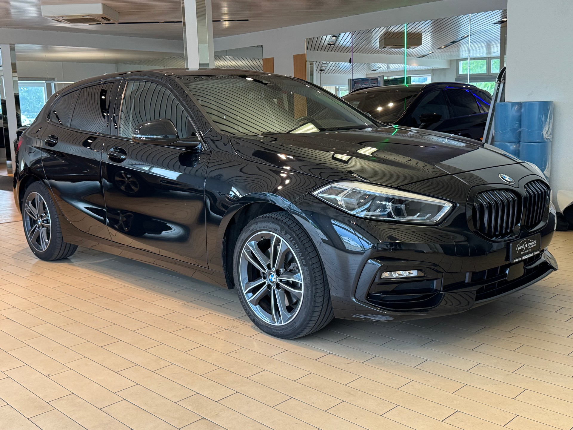 BMW 118i Sport Line Steptronic-image-5