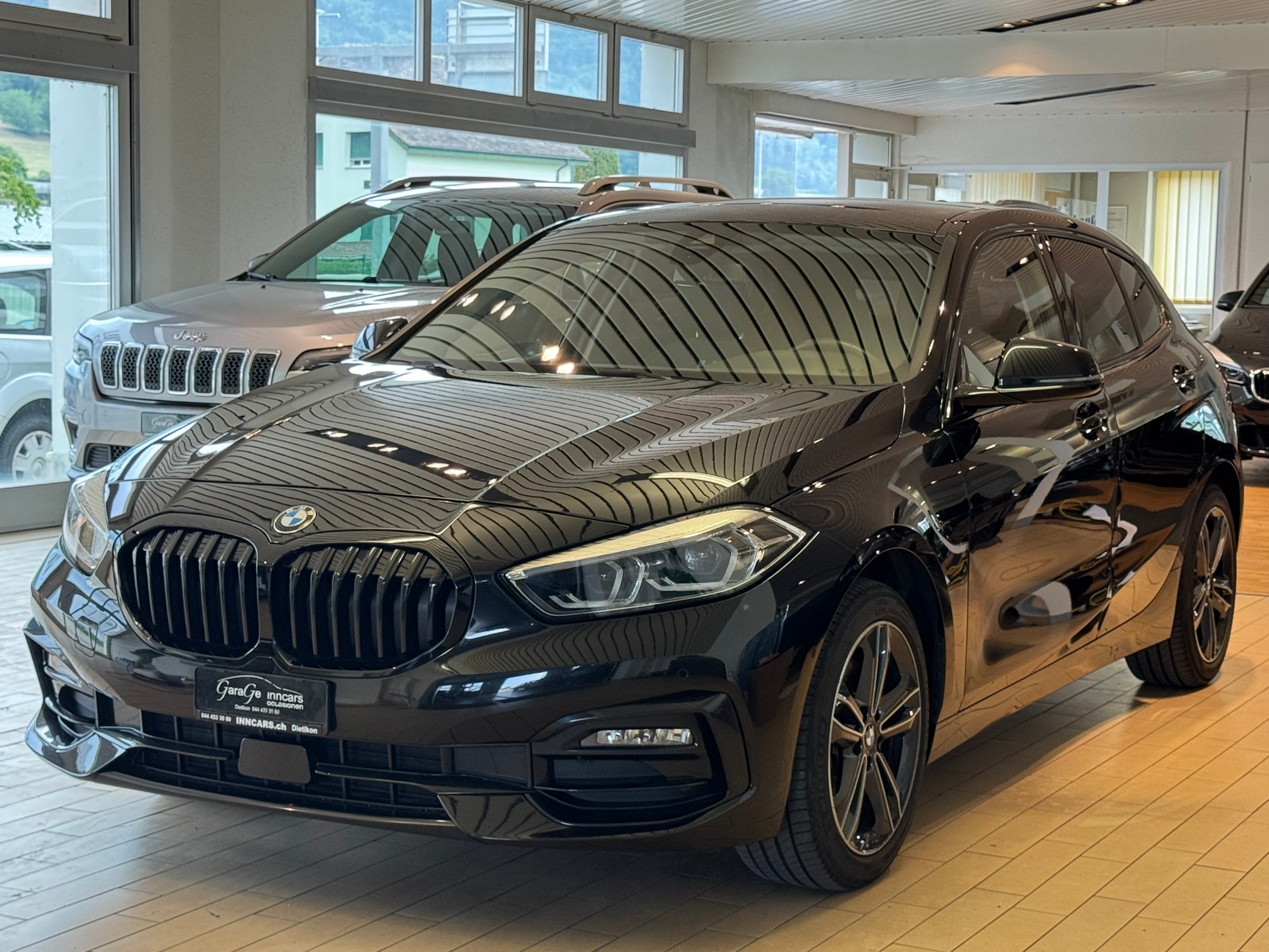 BMW 118i Sport Line Steptronic-image-0