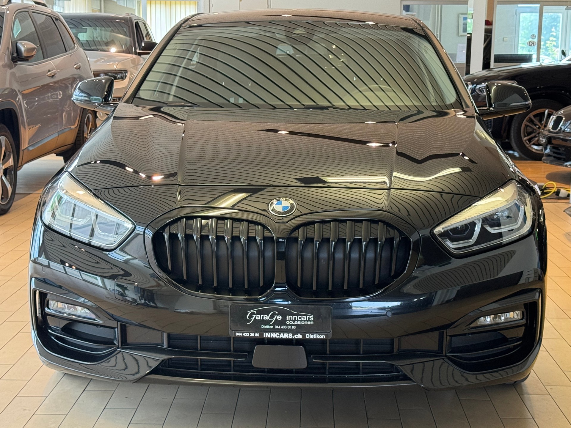 BMW 118i Sport Line Steptronic-image-2