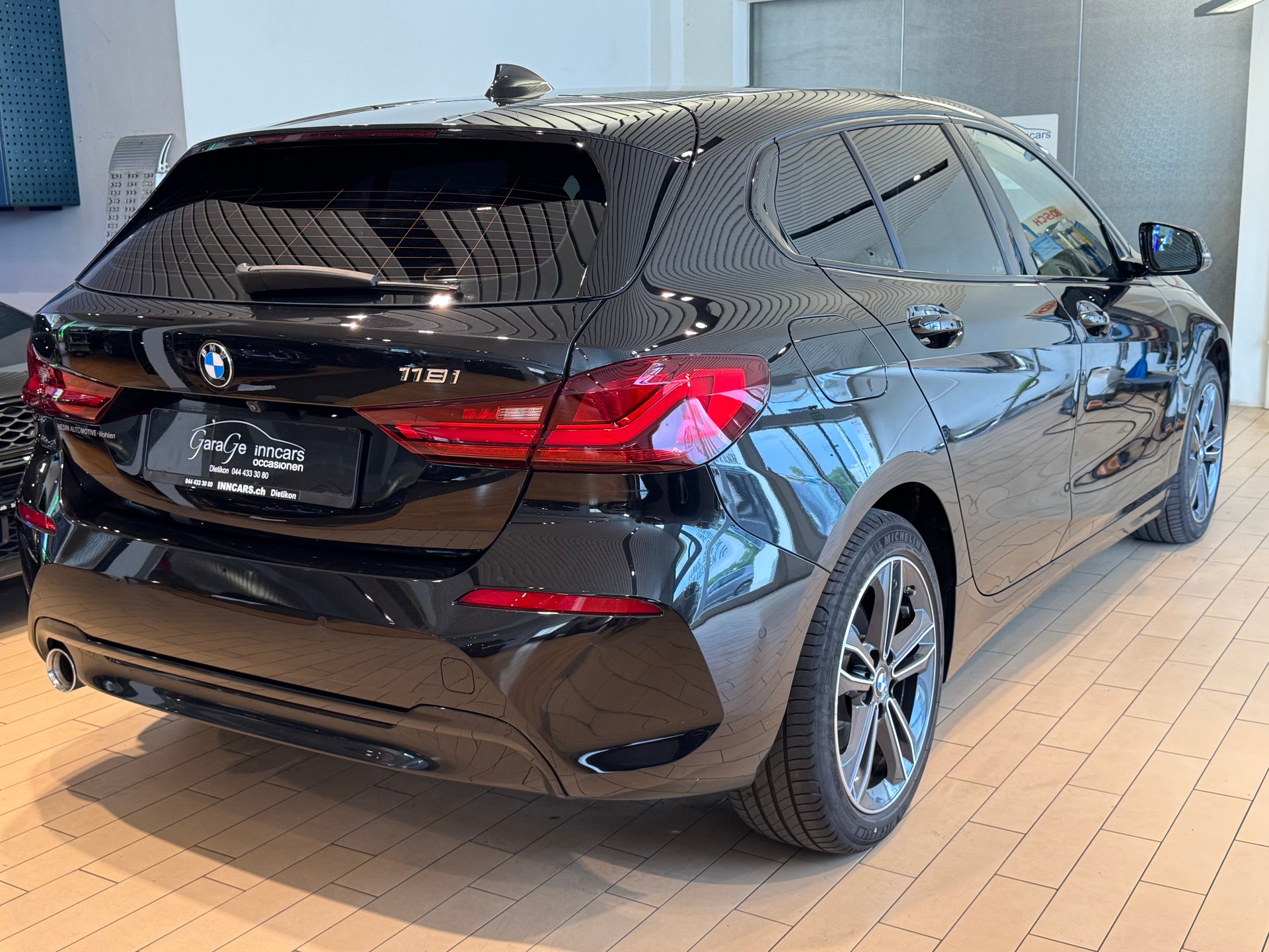 BMW 118i Sport Line Steptronic-image-4
