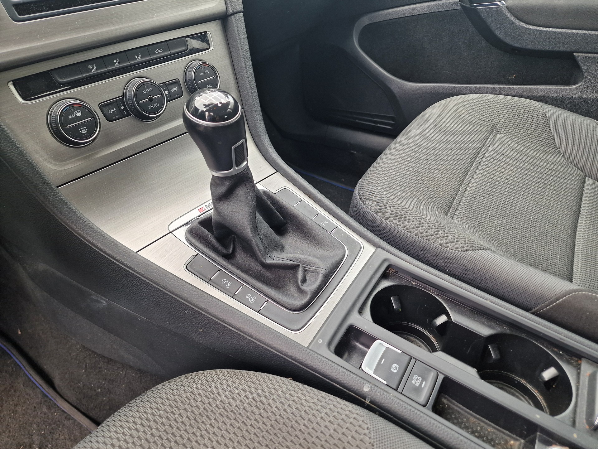 VW Golf 2.0 TDI Comfortline 4Motion 8x Alu 12Mt Gara-image-14