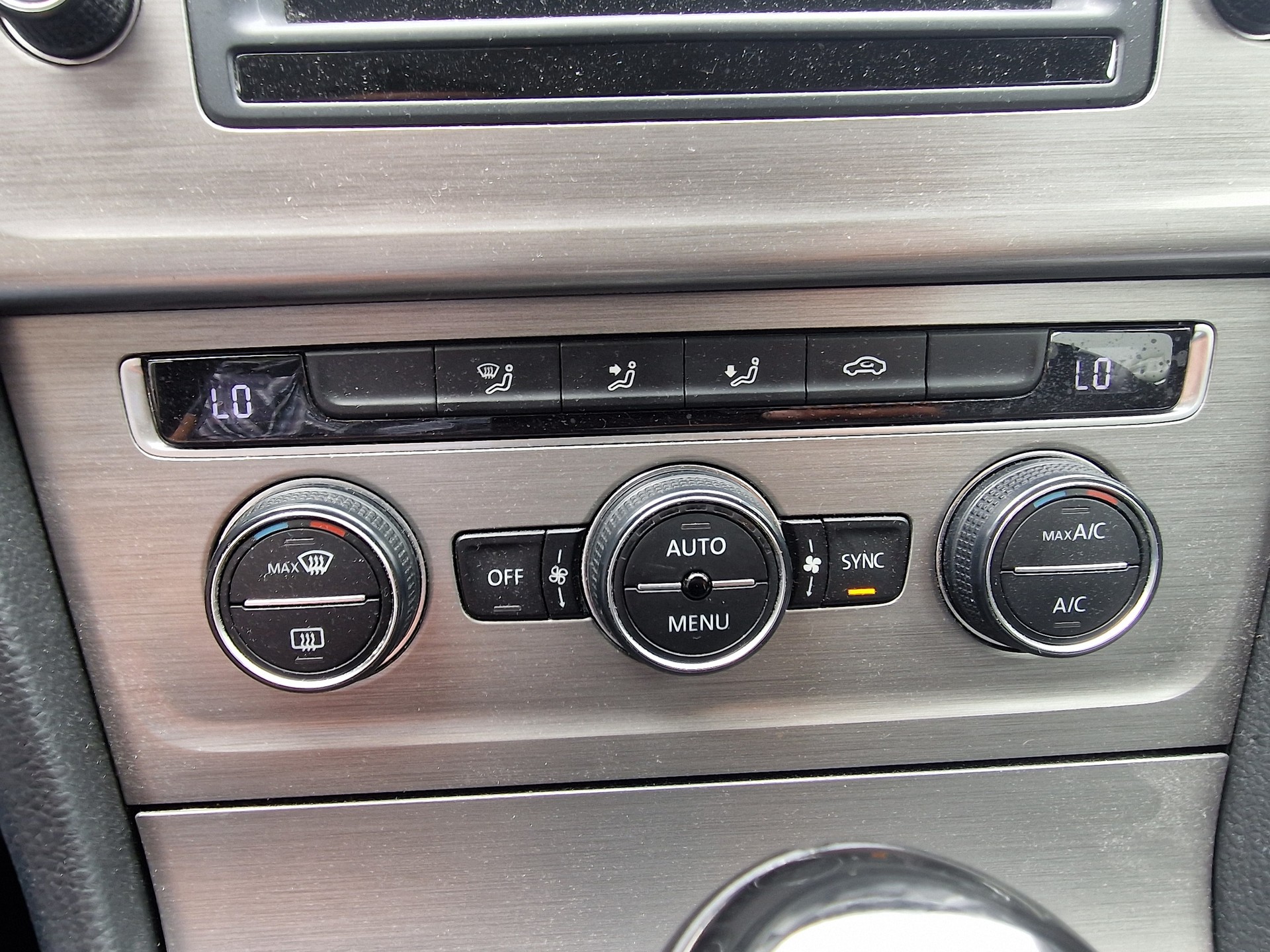 VW Golf 2.0 TDI Comfortline 4Motion 8x Alu 12Mt Gara-image-11