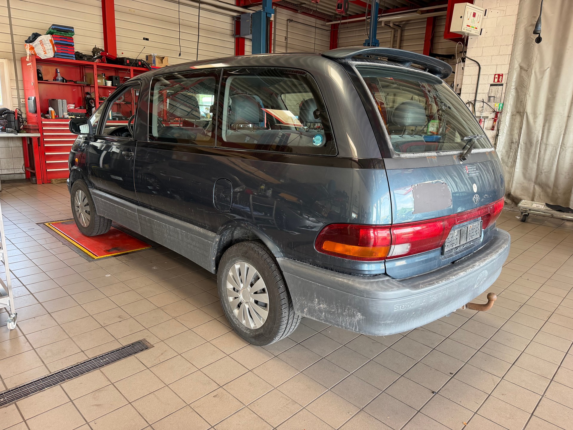 TOYOTA Previa XL 4x4-image-4
