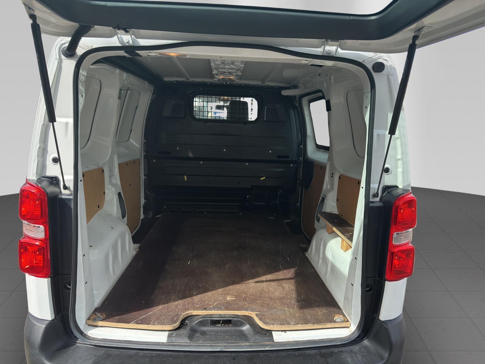 TOYOTA PROACE Van L0 1.6 D Terra-image-12