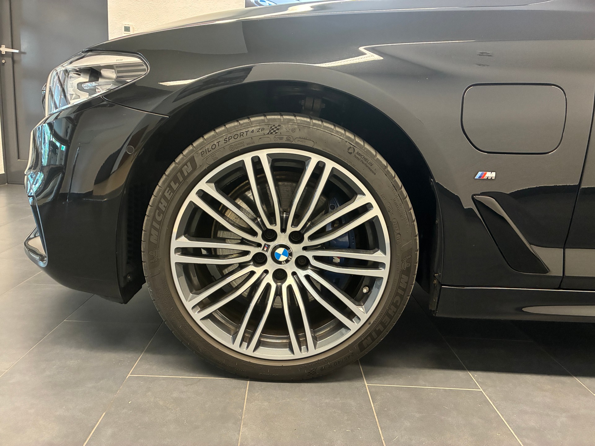 BMW 530e xDrive paddles-image-4