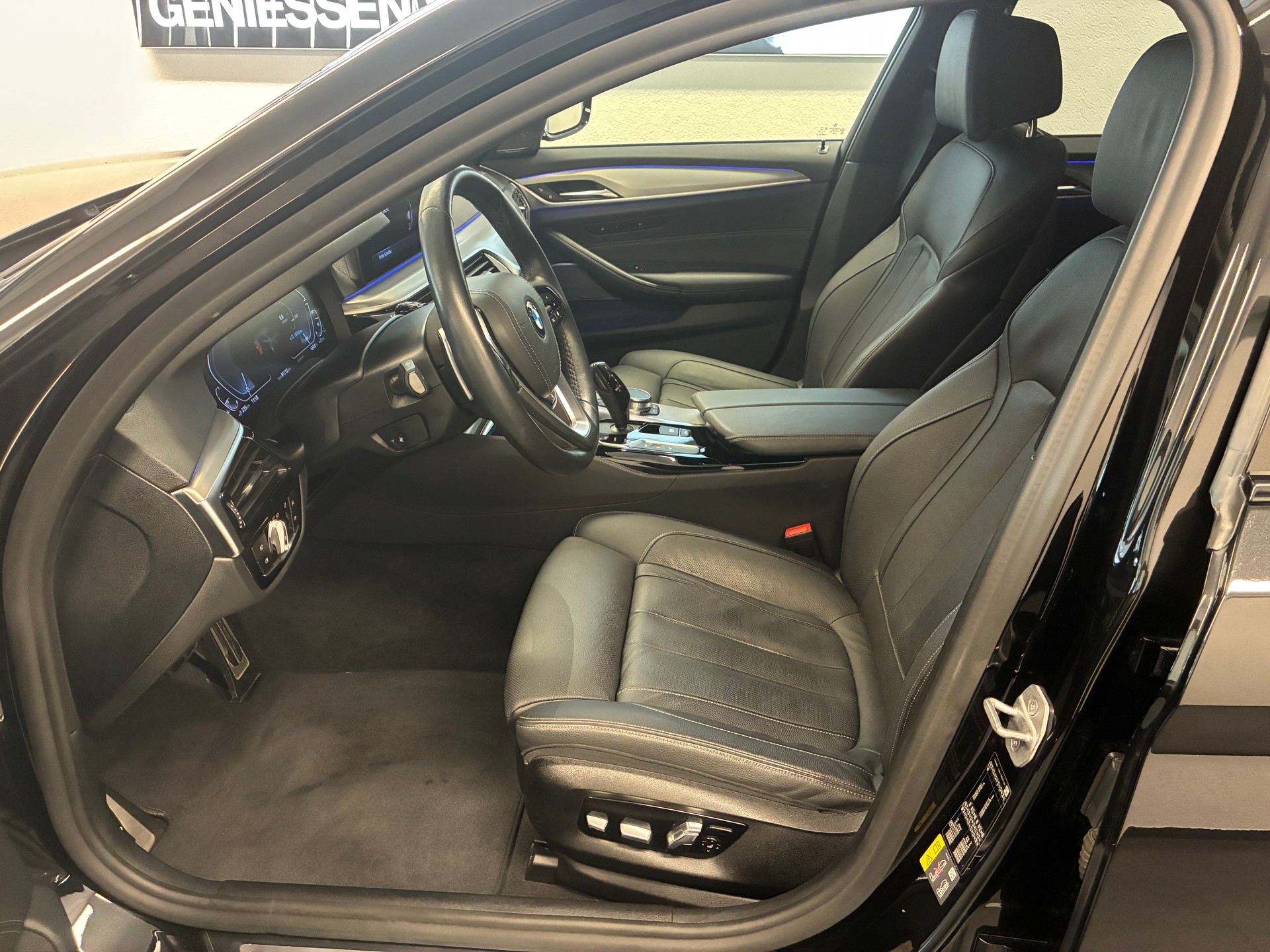 BMW 530e xDrive paddles-image-6