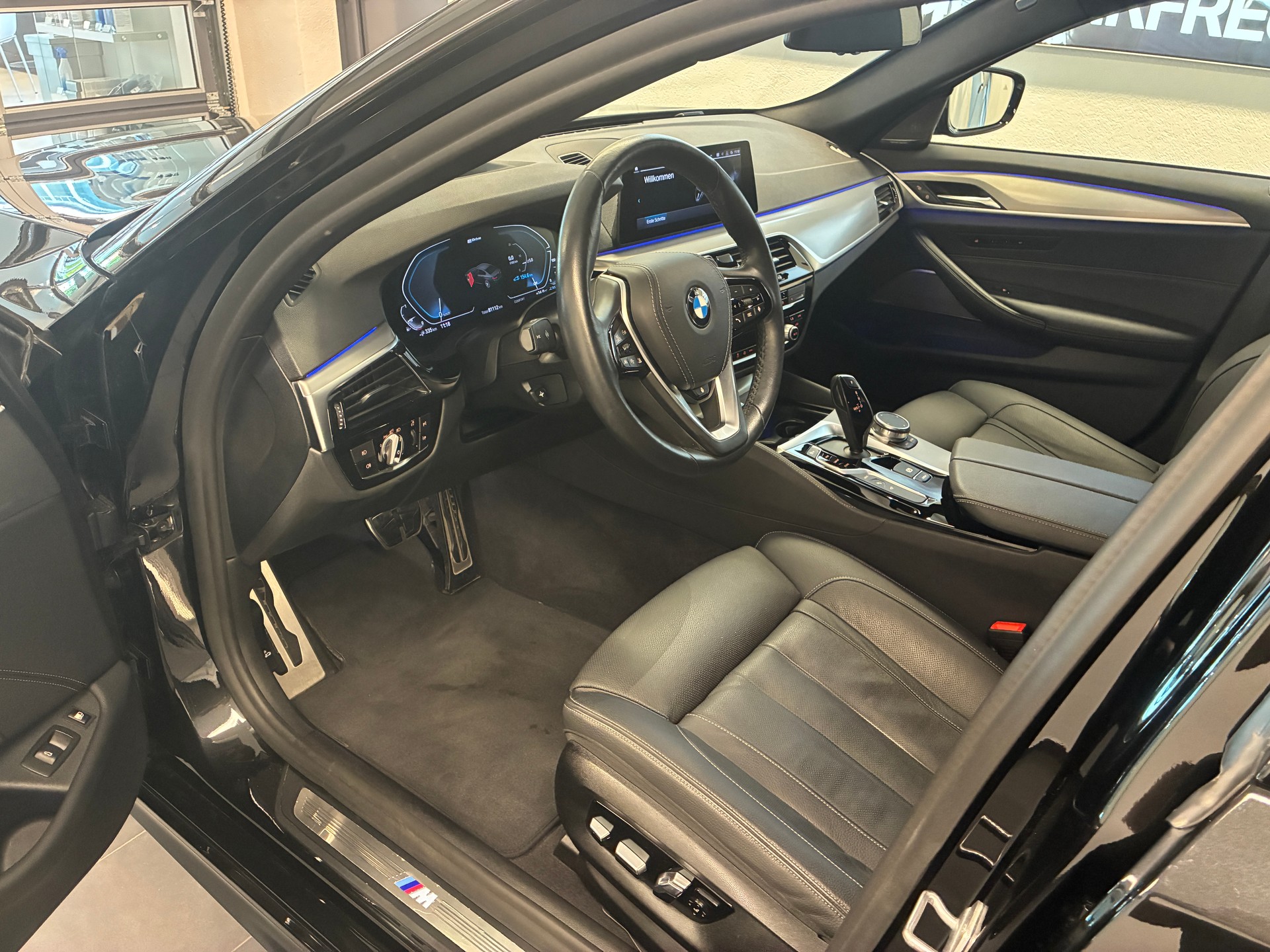 BMW 530e xDrive paddles-image-7