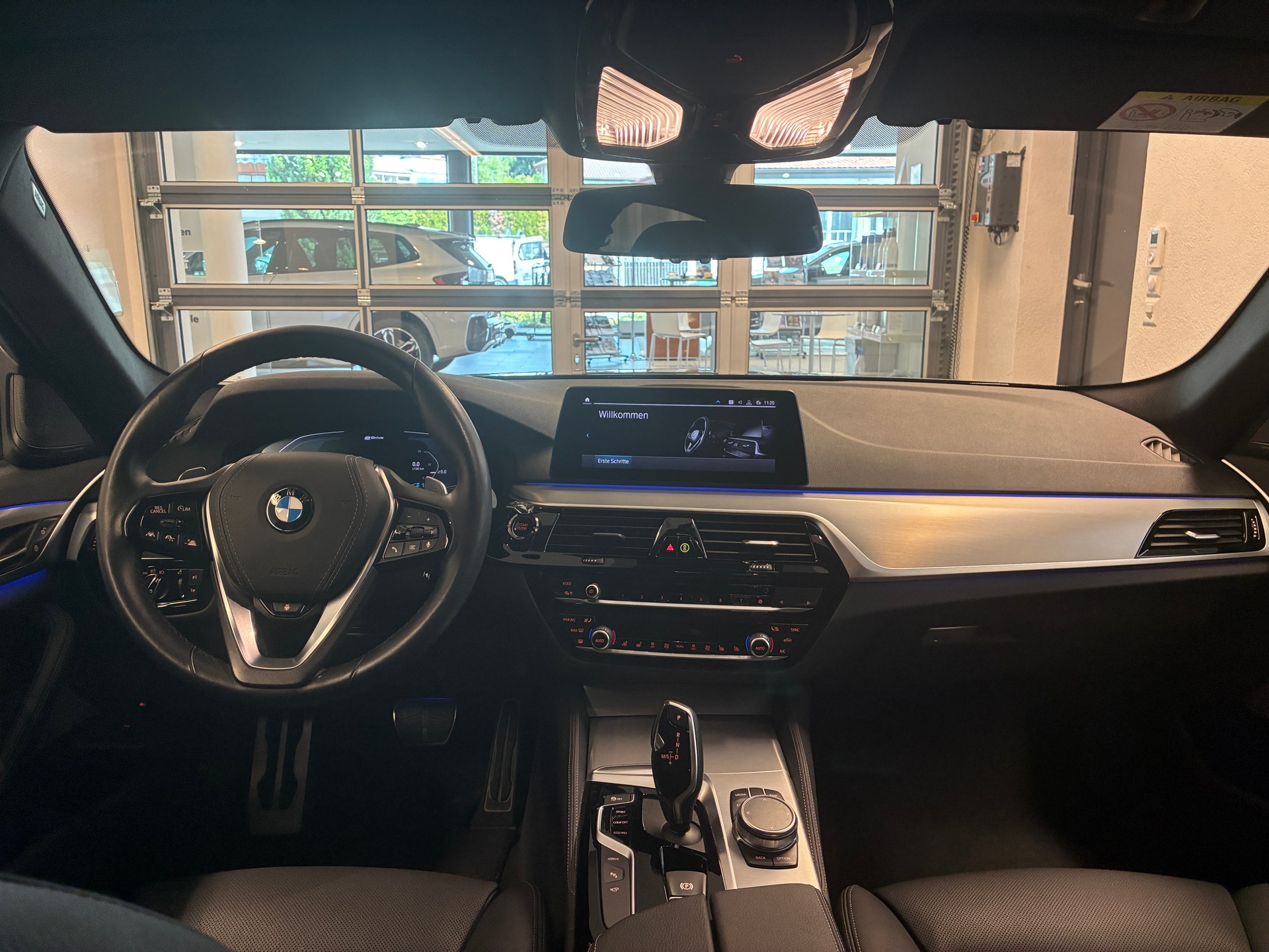 BMW 530e xDrive paddles-image-13