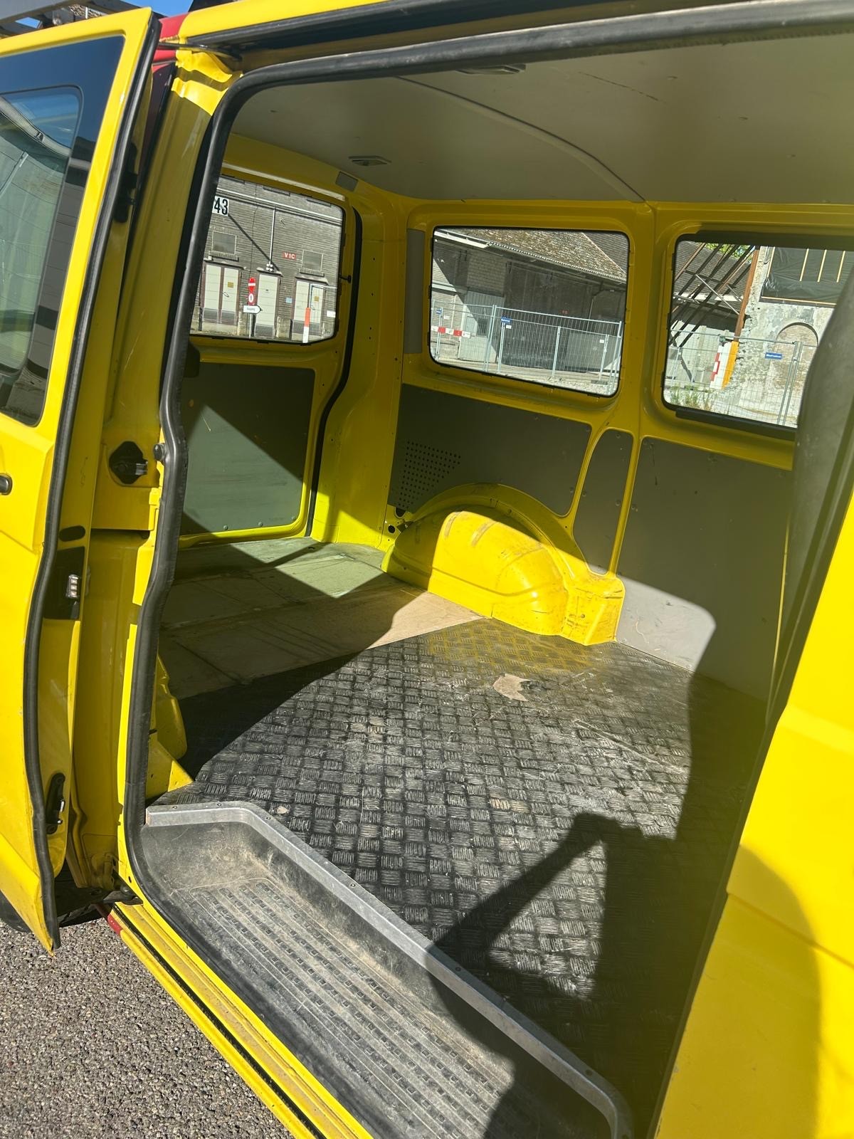 VW T5 2.0 TDI Entry-image-5