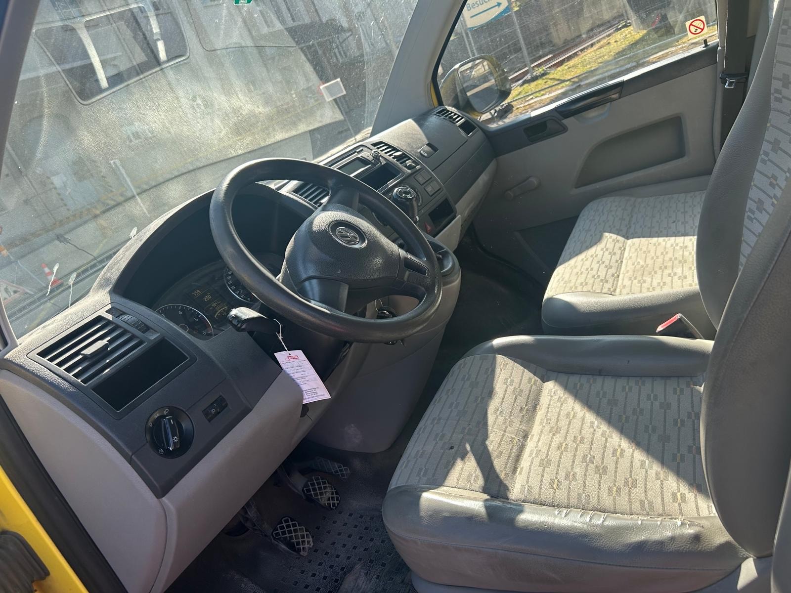 VW T5 2.0 TDI Entry-image-6