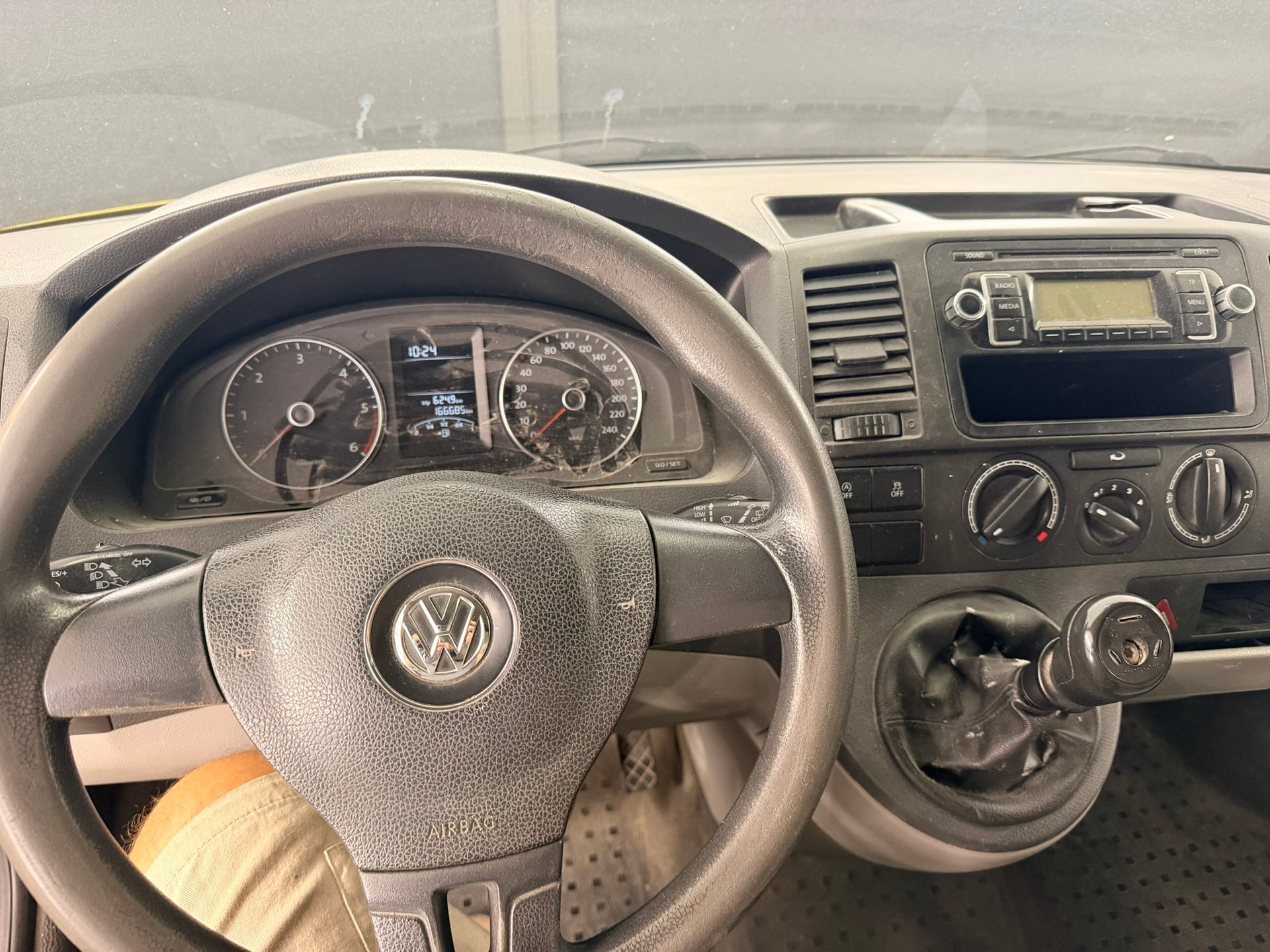 VW T5 2.0 TDI Entry-image-9