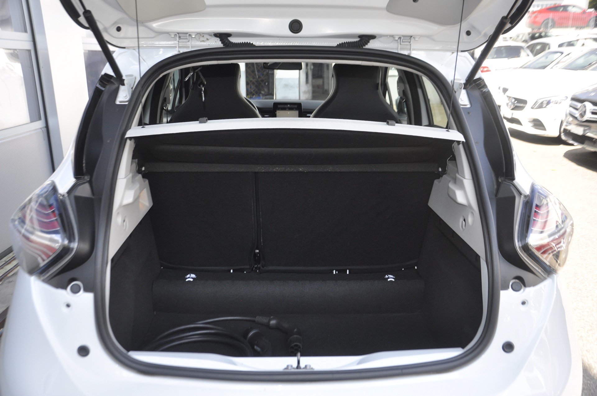 RENAULT Zoe Intens R135 (incl. Batterie)-image-12