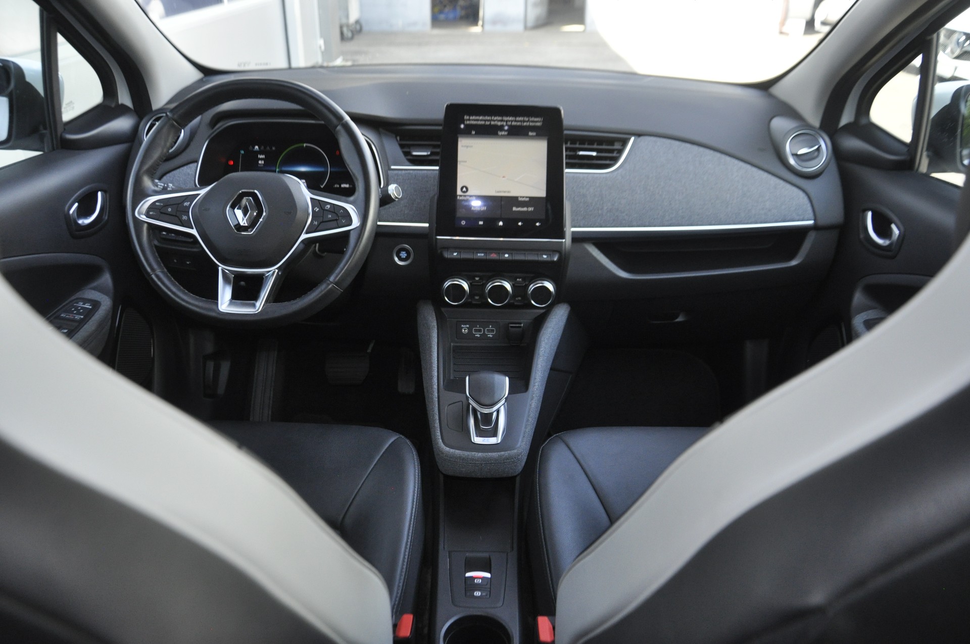 RENAULT Zoe Intens R135 (incl. Batterie)-image-9