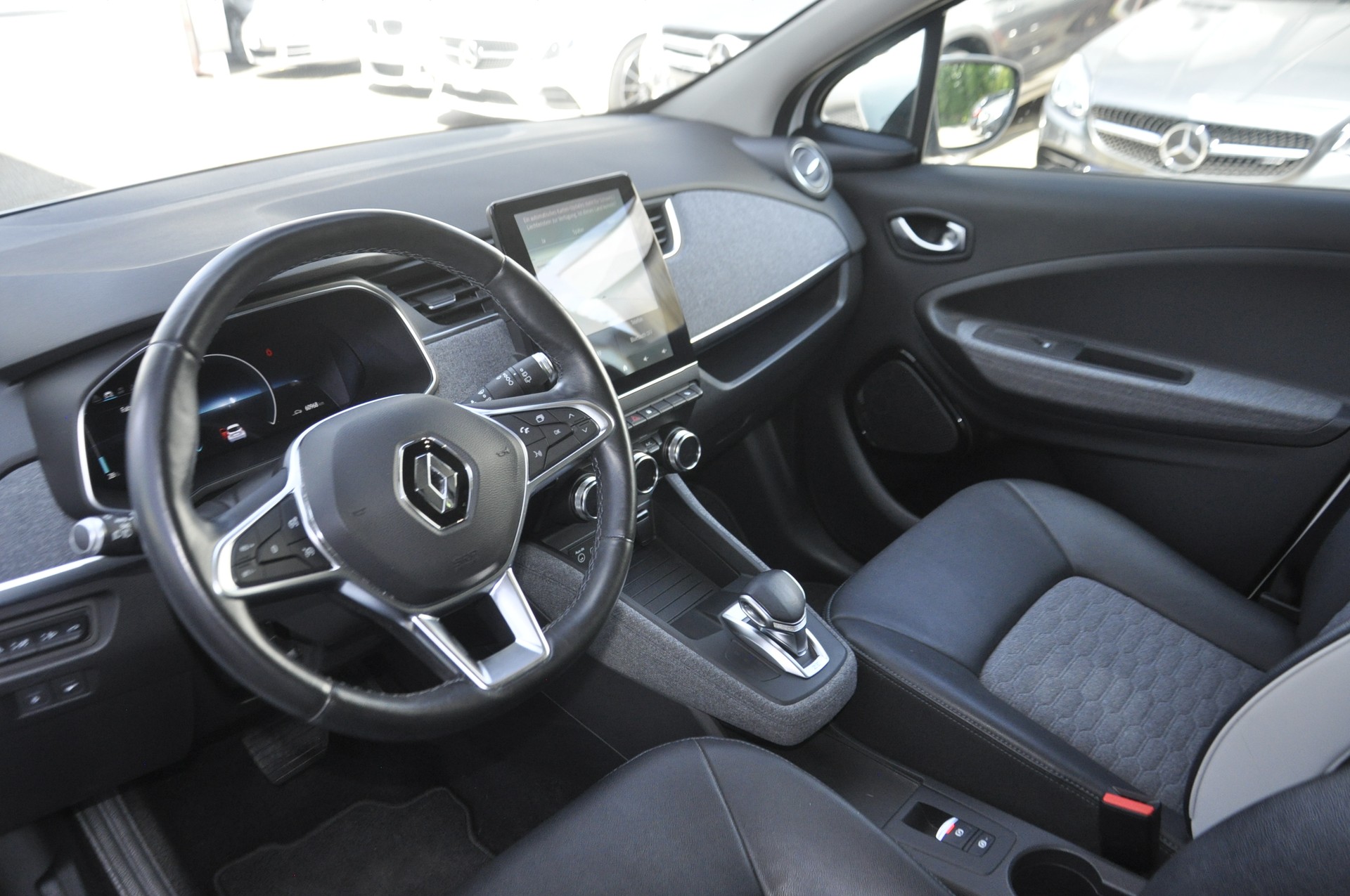 RENAULT Zoe Intens R135 (incl. Batterie)-image-4