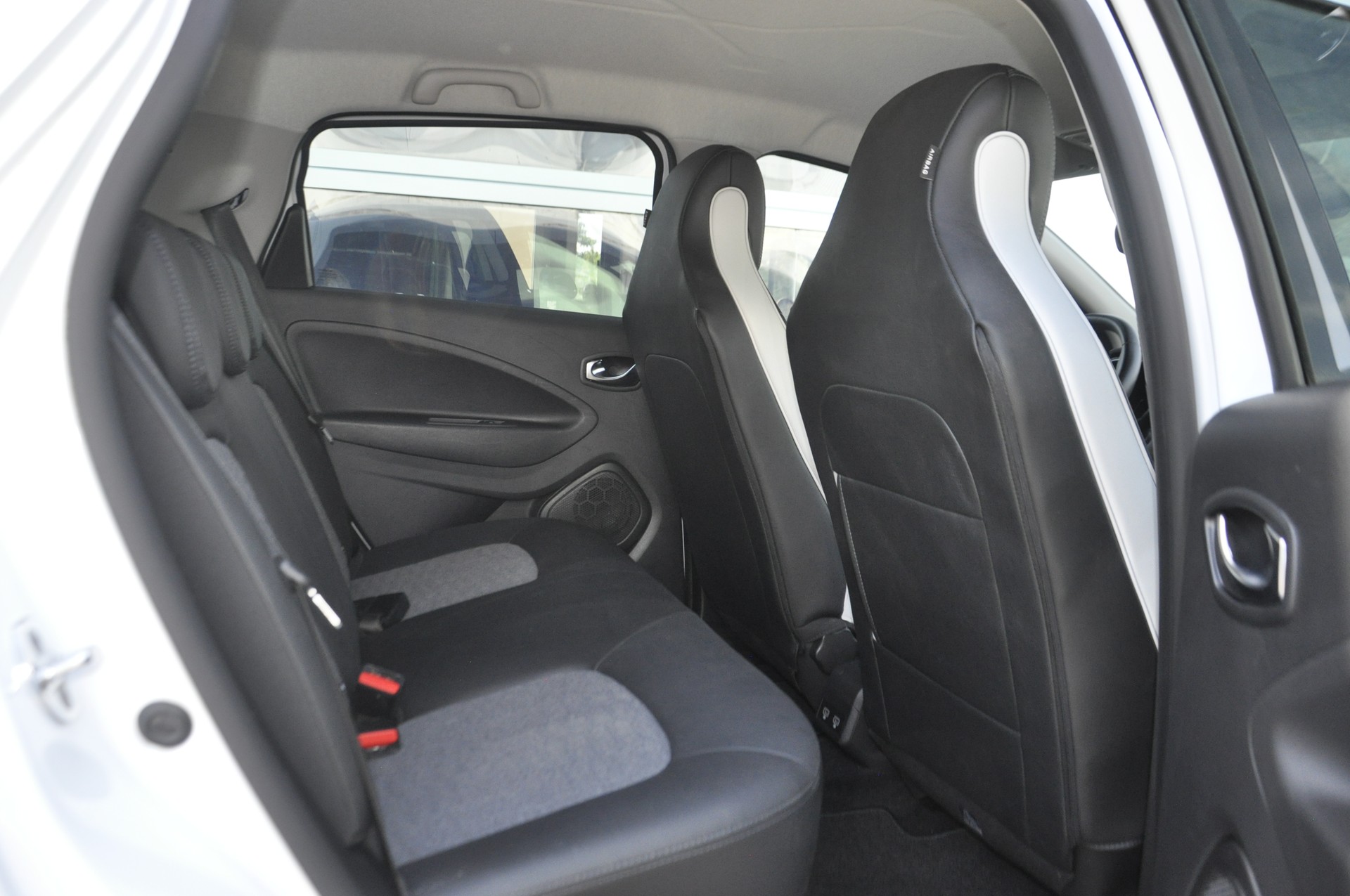 RENAULT Zoe Intens R135 (incl. Batterie)-image-8