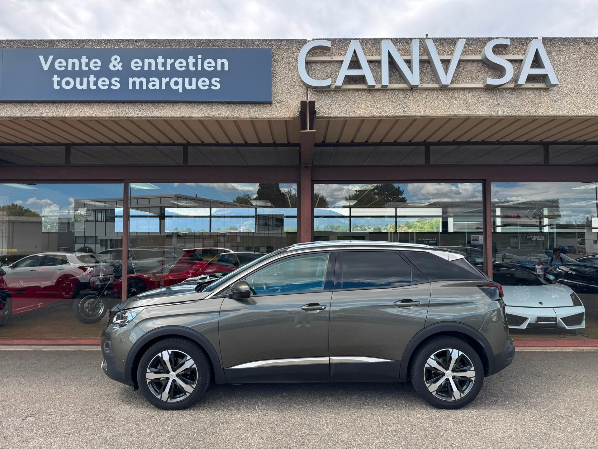 PEUGEOT 3008 1.2 PureTech Allure EAT-image-0