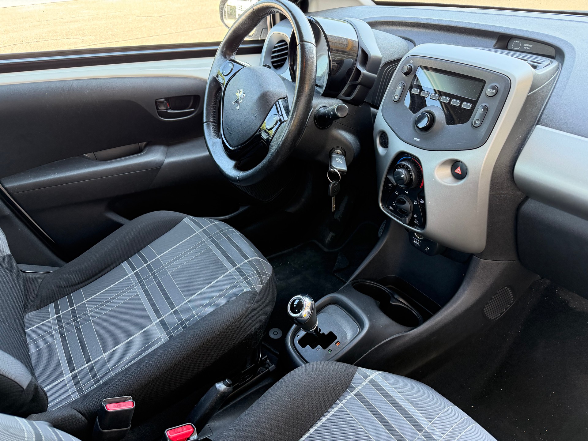PEUGEOT 108 1.0 VTi Collection Top ETG-image-6