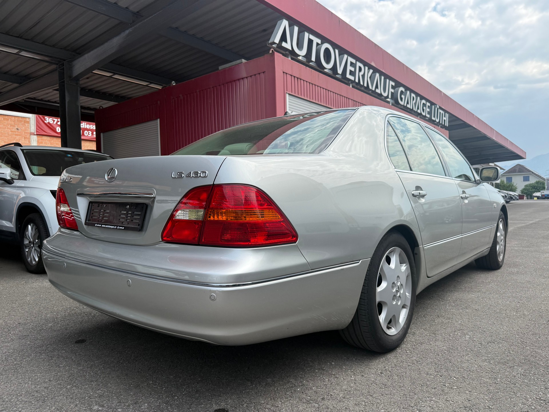 LEXUS LS 430 Automatic-image-1