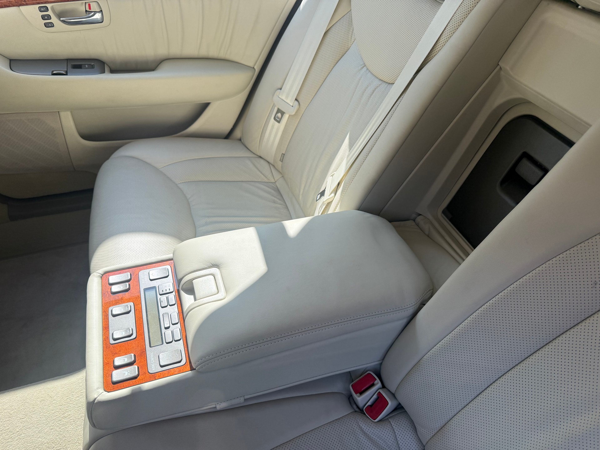 LEXUS LS 430 Automatic Ultra Luxury-image-13