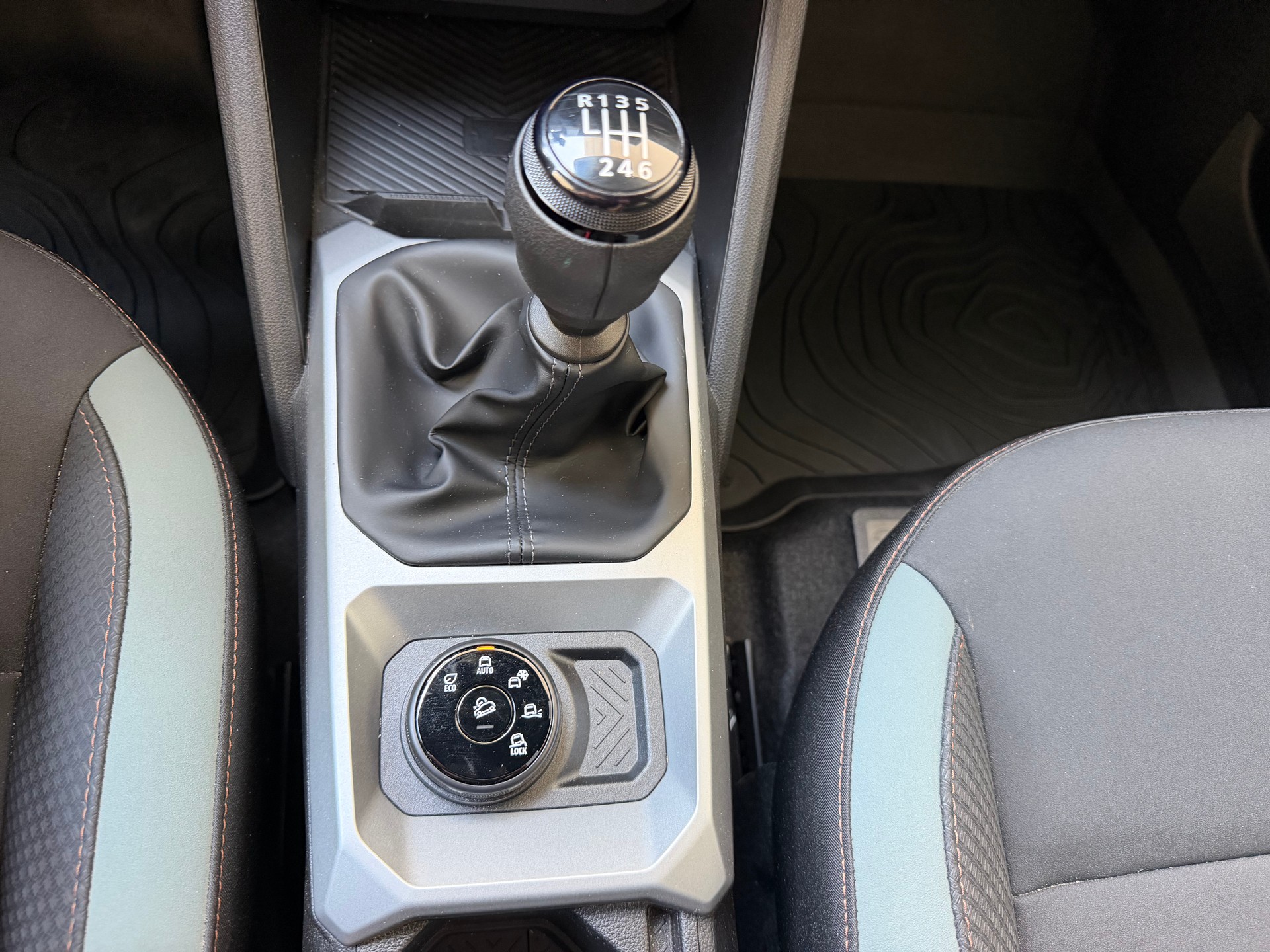 DACIA Duster TCe 130 48V Extreme 4x4-image-15