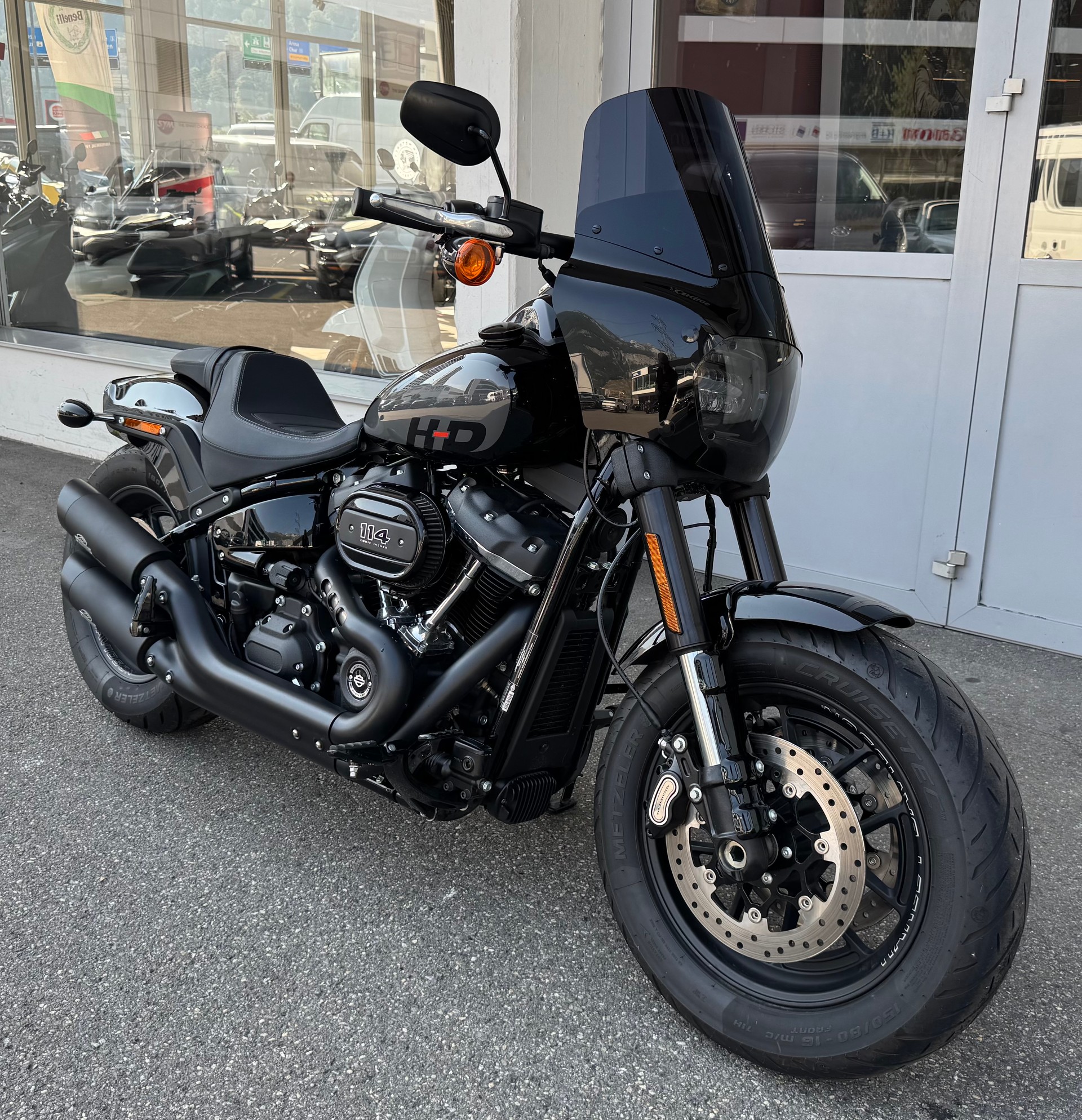 HARLEY-DAVIDSON FXFBS Fat Bob 114-showroom-element-1