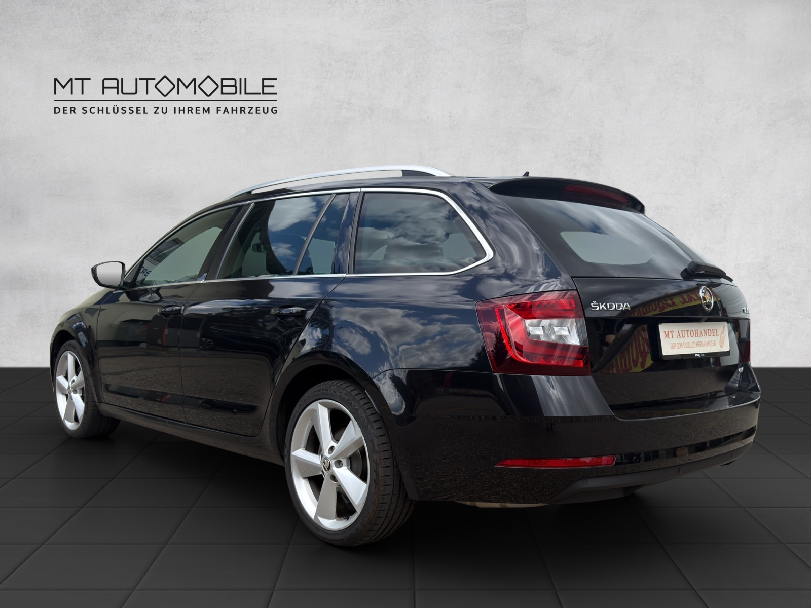 SKODA Octavia Combi 2.0 TDI Style 4x4 DSG-image-2
