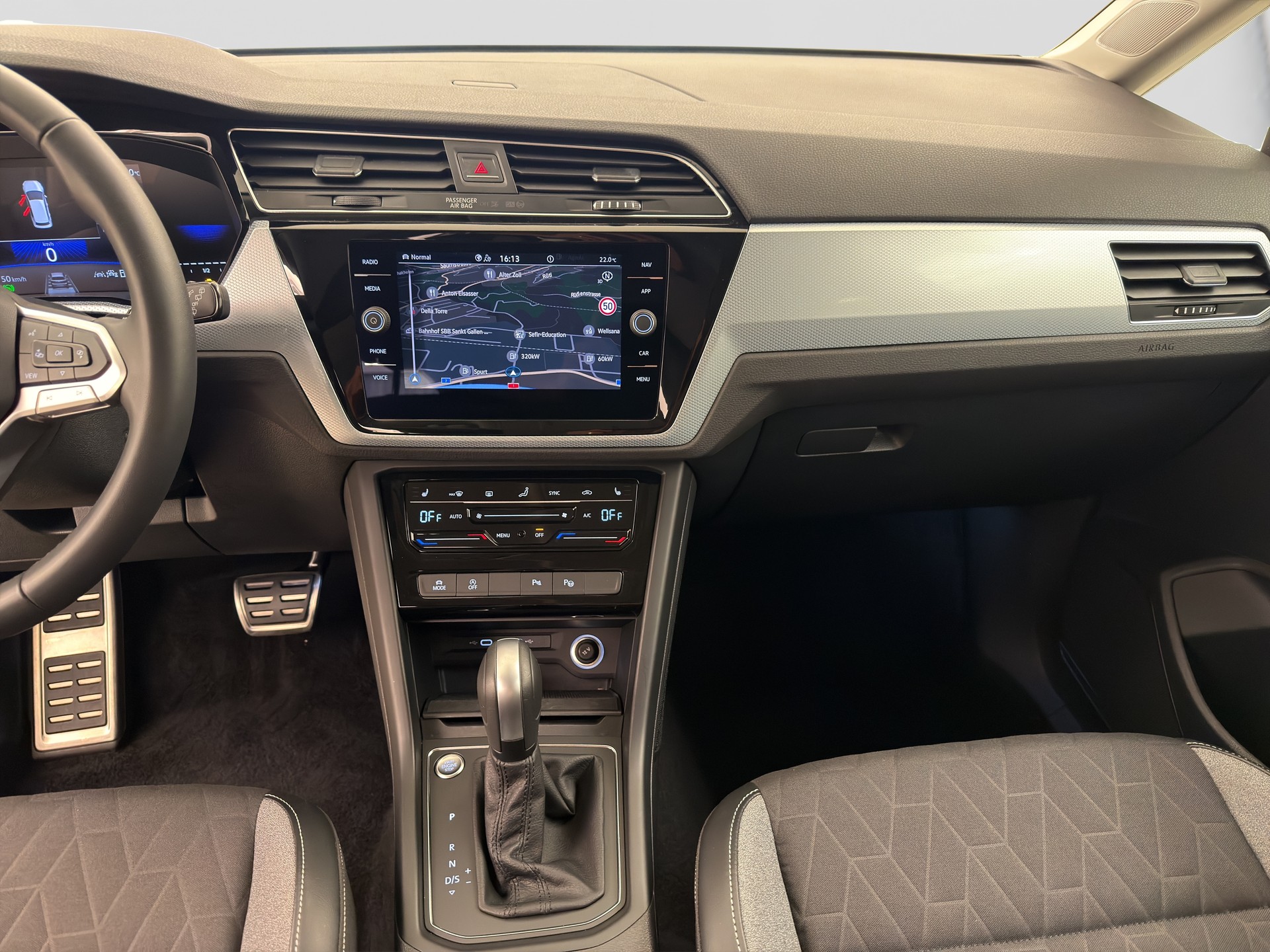 VW Touran 1.5 TSI Goal DSG-image-9