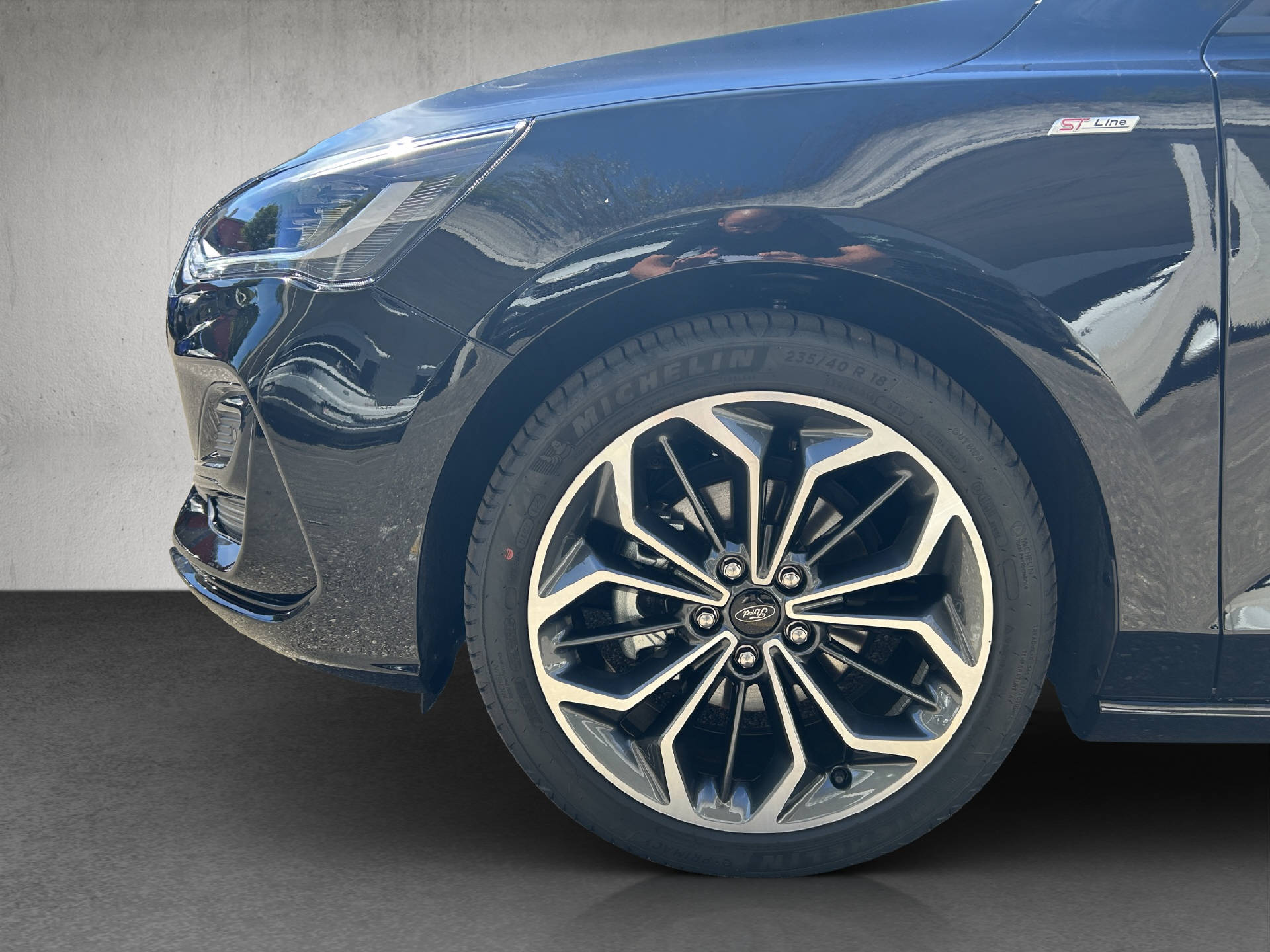 FORD Focus Station Wagon 1.0i EcoB Hybrid 155 ST-Line X-image-25