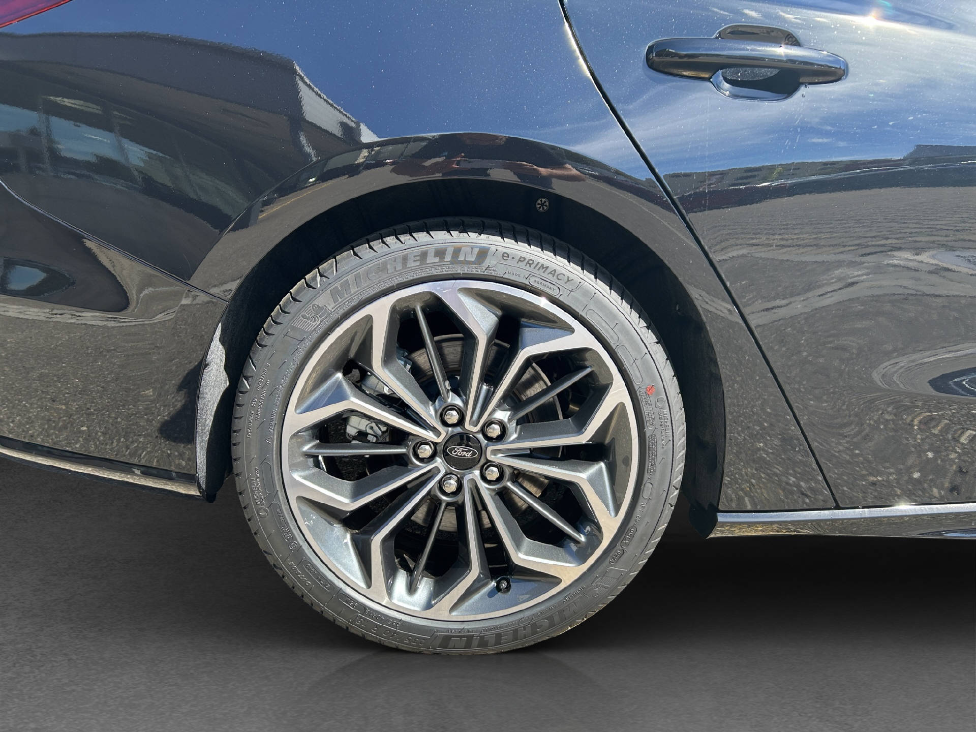 FORD Focus Station Wagon 1.0i EcoB Hybrid 155 ST-Line X-image-23