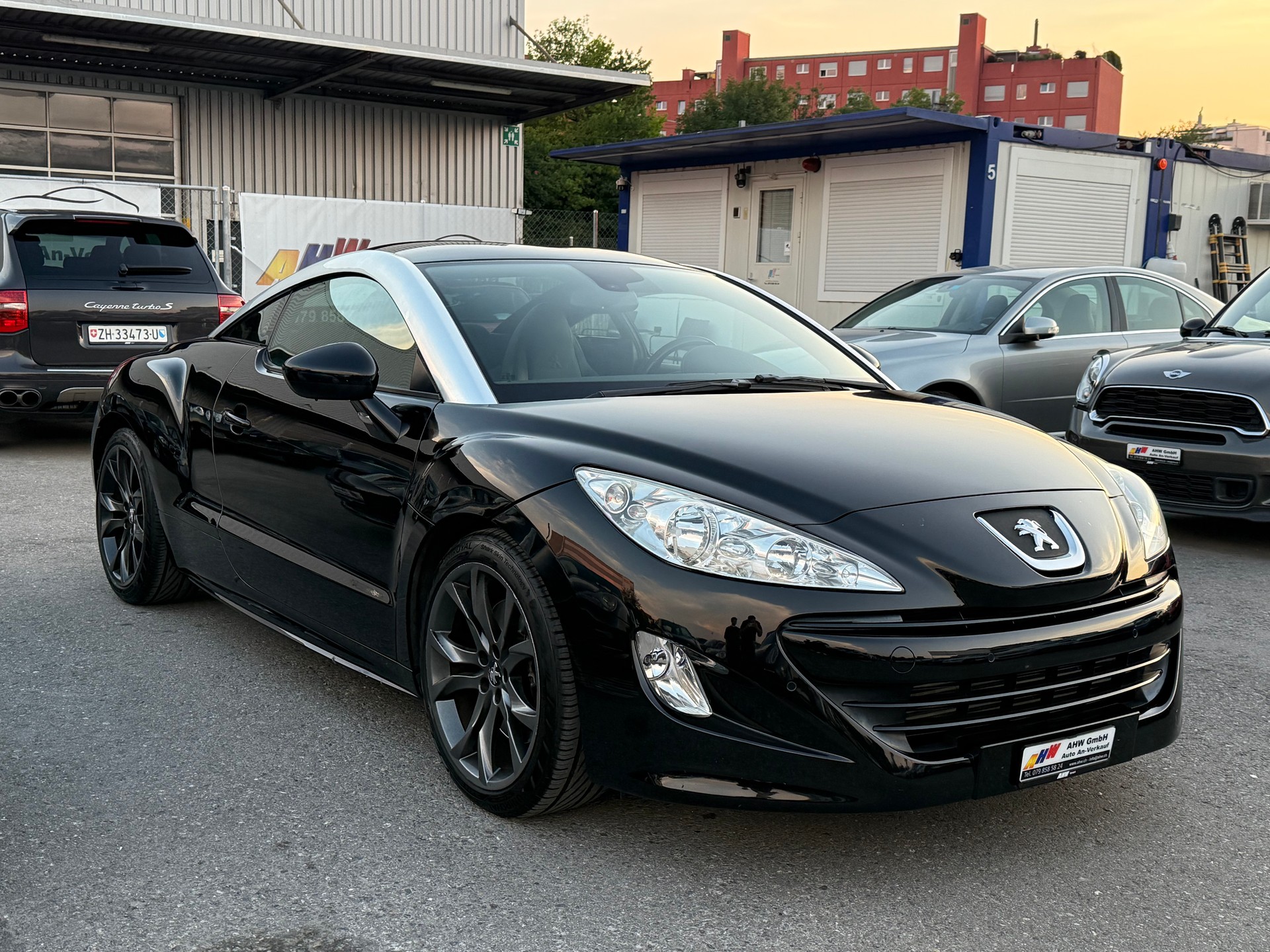 PEUGEOT RCZ 1.6 200 Turbo / Frisch ab MFK & Service / 1 Jahr Garantie / Navigation / PDC / 18 Zoll-image-2