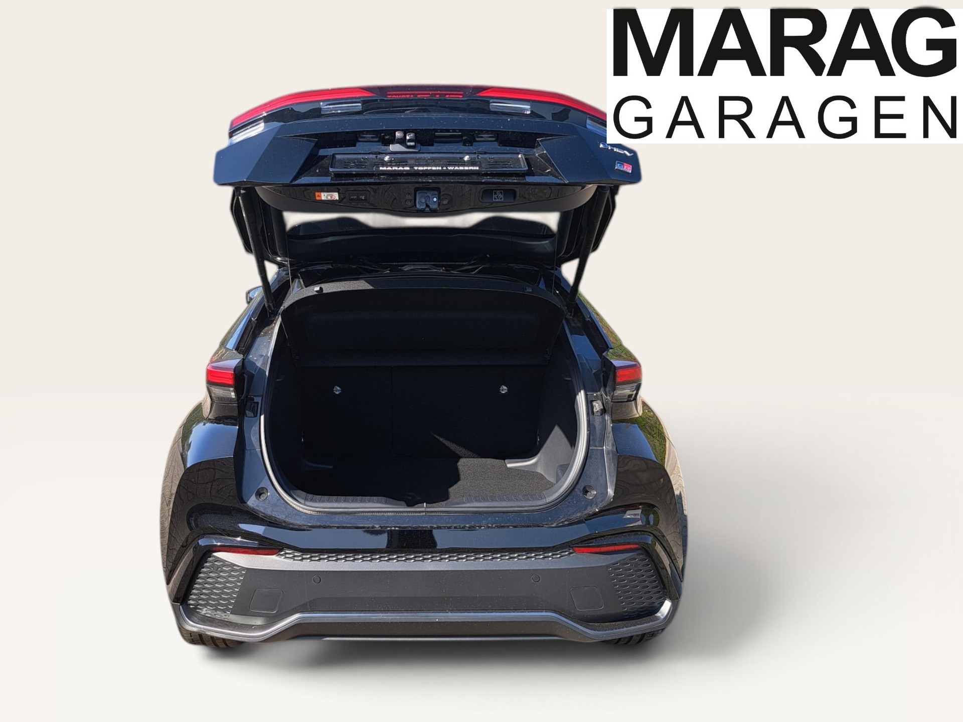 TOYOTA C-HR 2.0 HSD CVT GR Sport Premiere 4WD-image-8