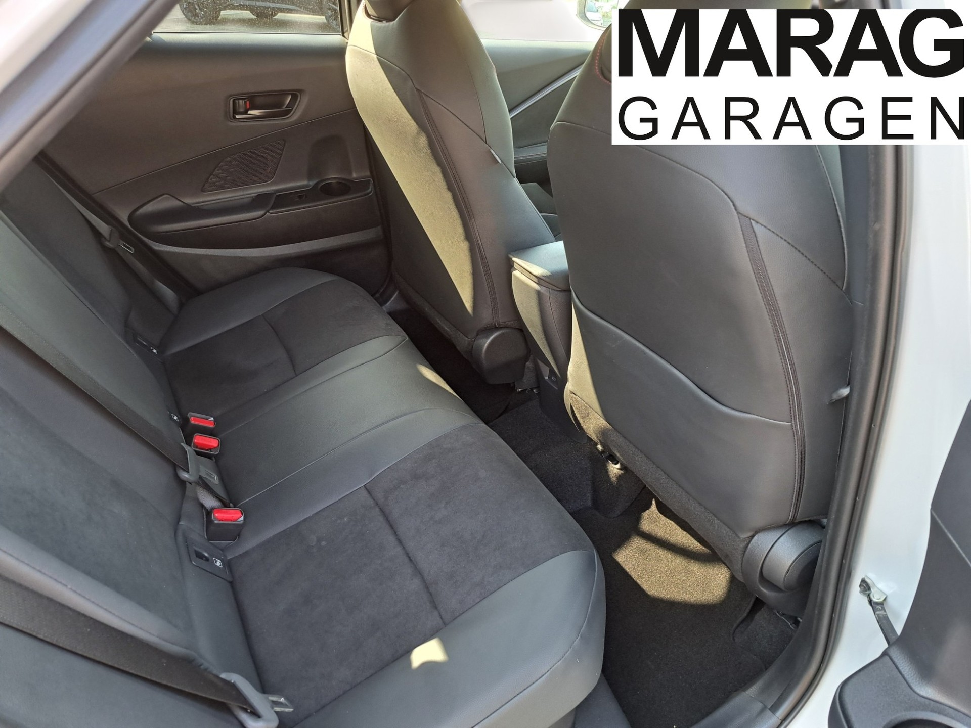 TOYOTA C-HR 2.0 HSD CVT GR Sport Premiere 4WD-image-6