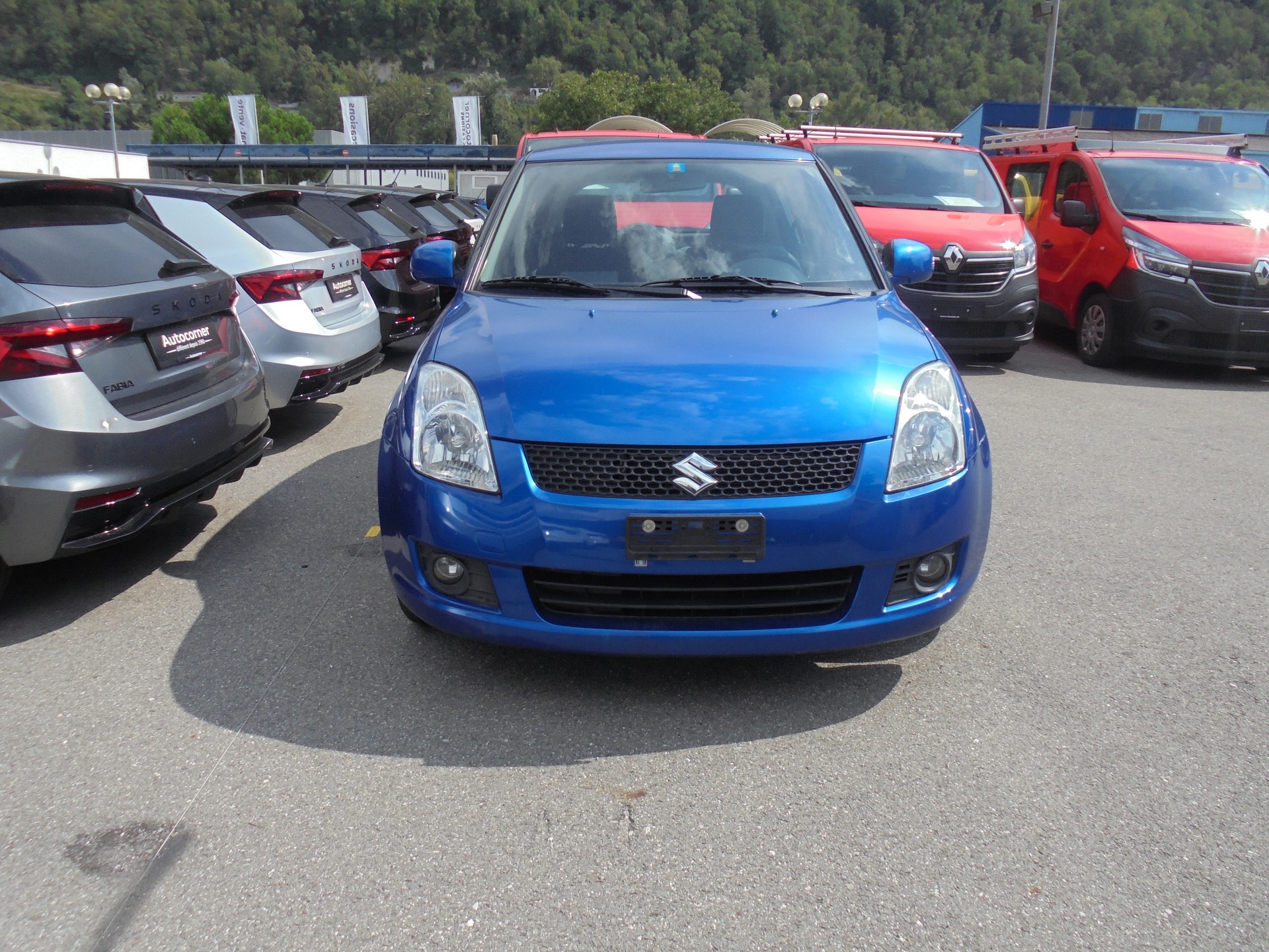 SUZUKI Swift 1.3i 16V GL Top 4x4-image-1