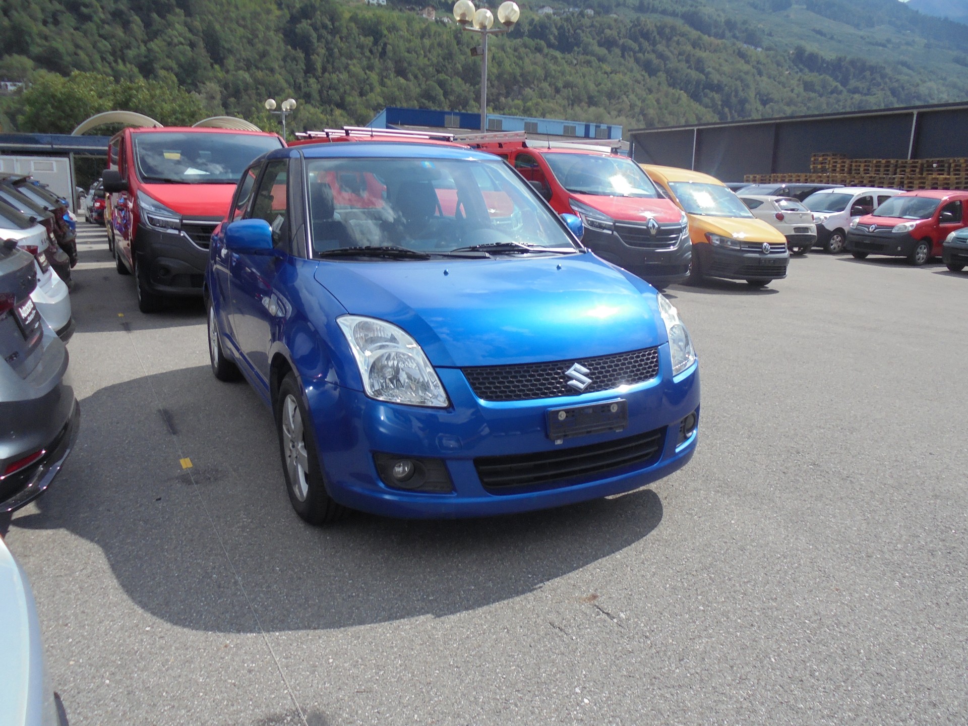 SUZUKI Swift 1.3i 16V GL Top 4x4-image-0