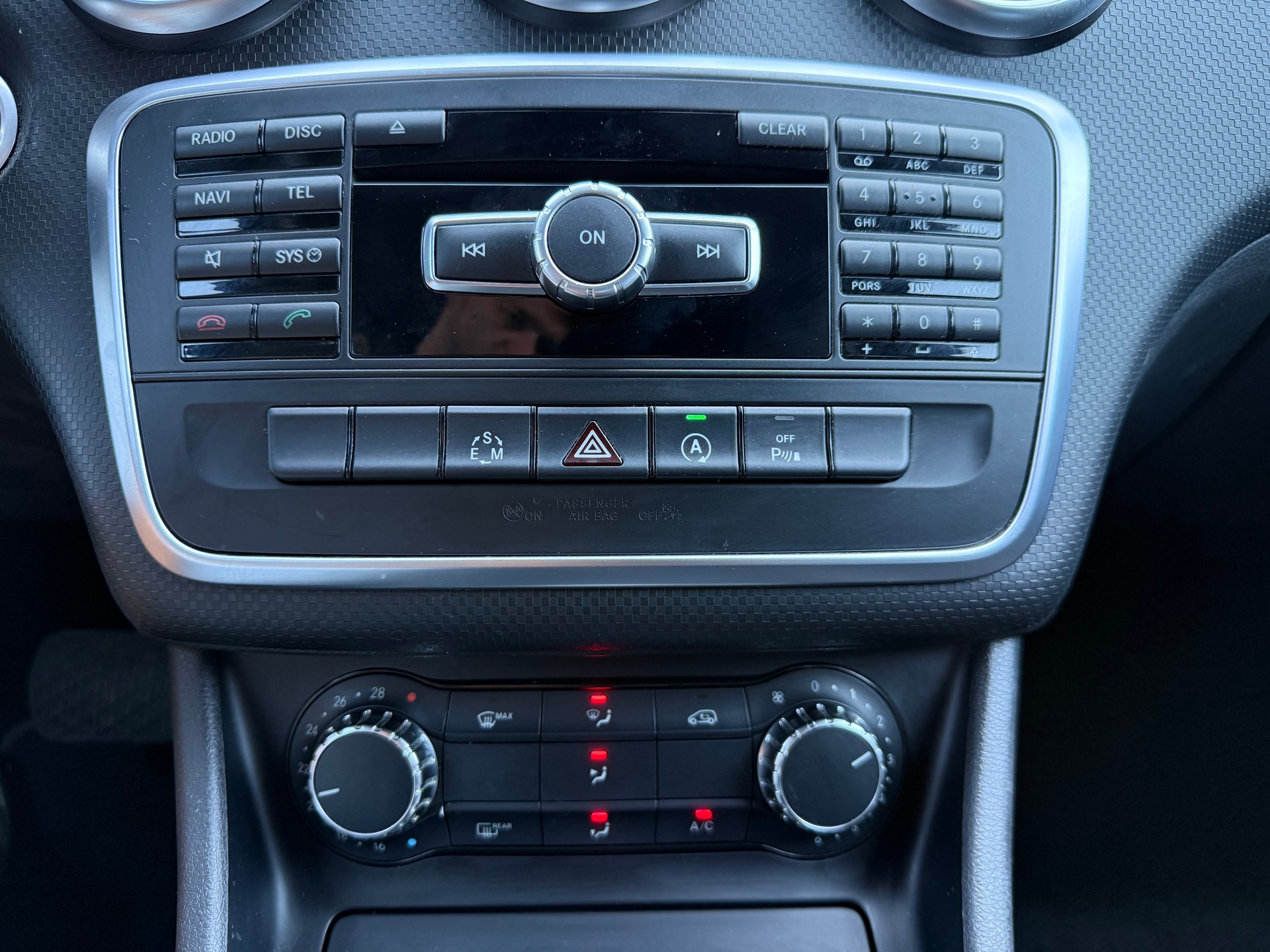 MERCEDES-BENZ A 200 Night Star 7G-DCT-image-10