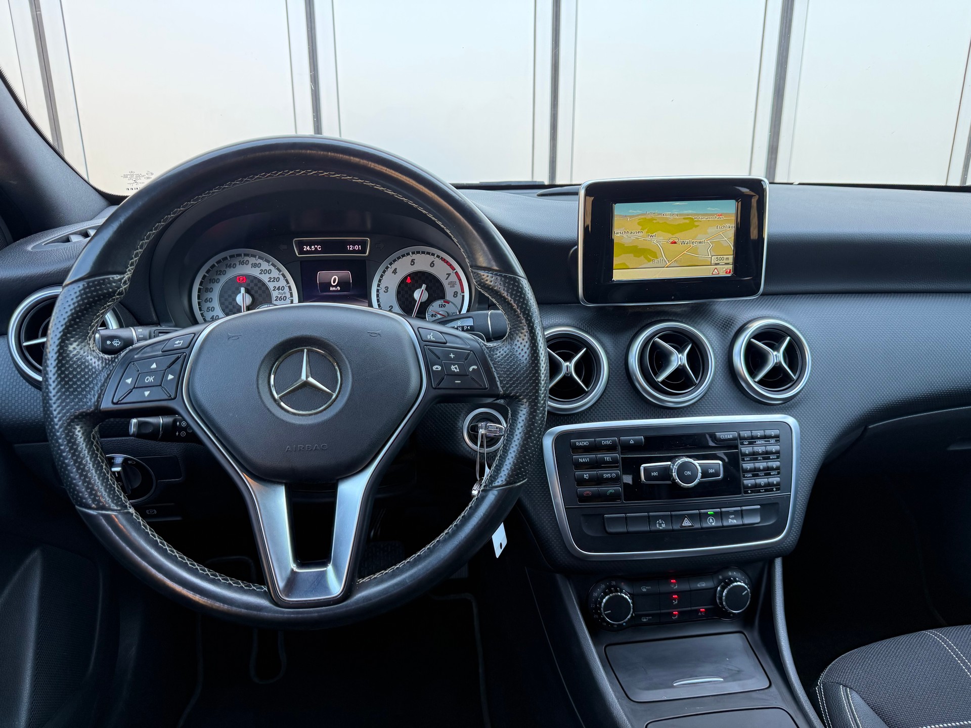 MERCEDES-BENZ A 200 Night Star 7G-DCT-image-6
