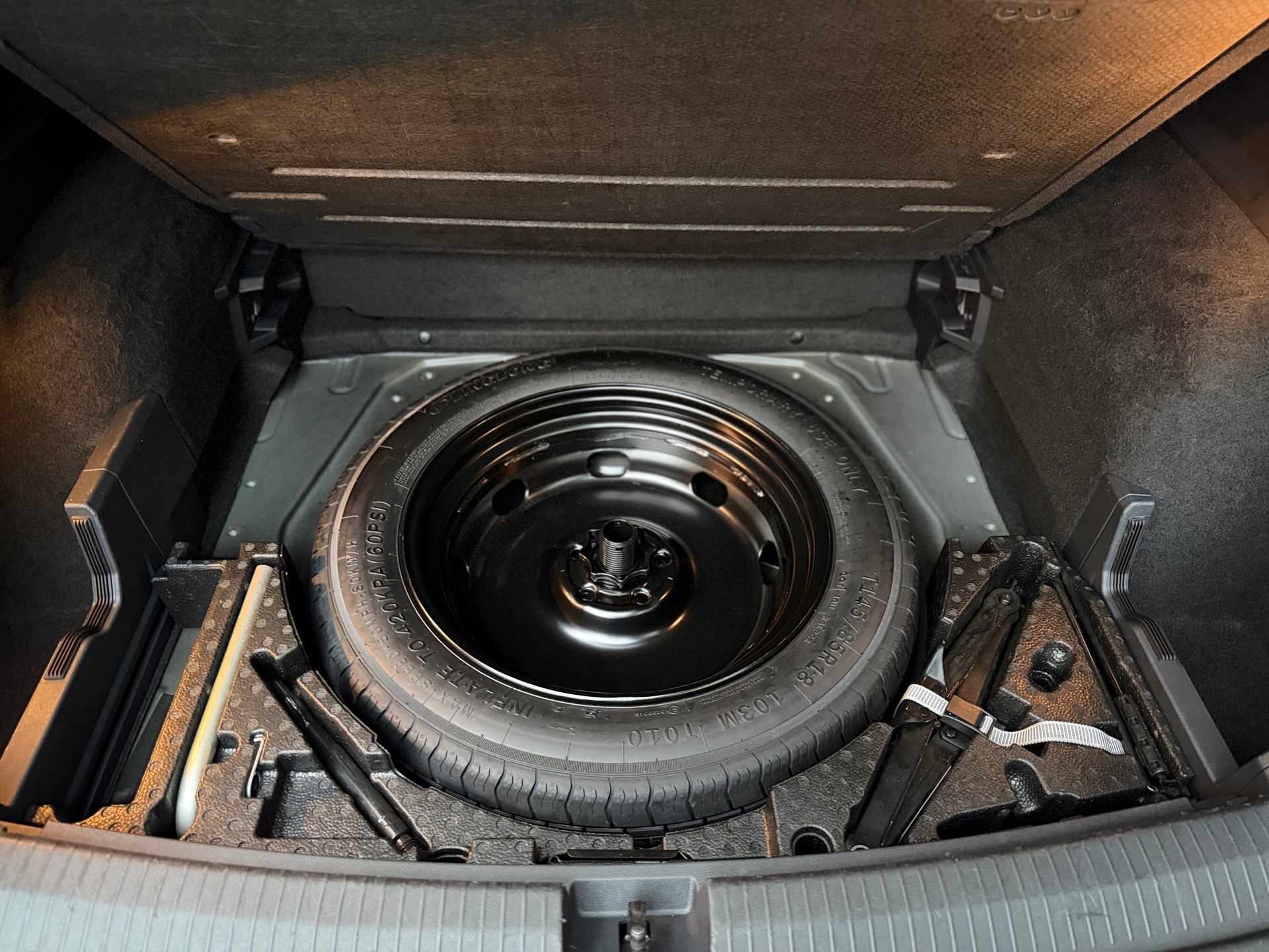 VW Tiguan Allspace 2.0TSI Highline 4Motion DSG/AHK 2400KG-image-19