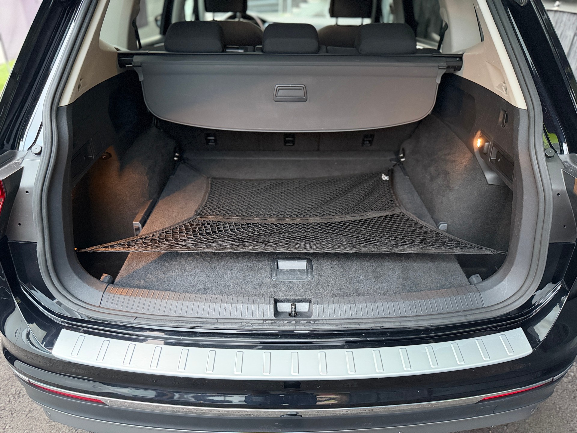 VW Tiguan Allspace 2.0TSI Highline 4Motion DSG/AHK 2400KG-image-20