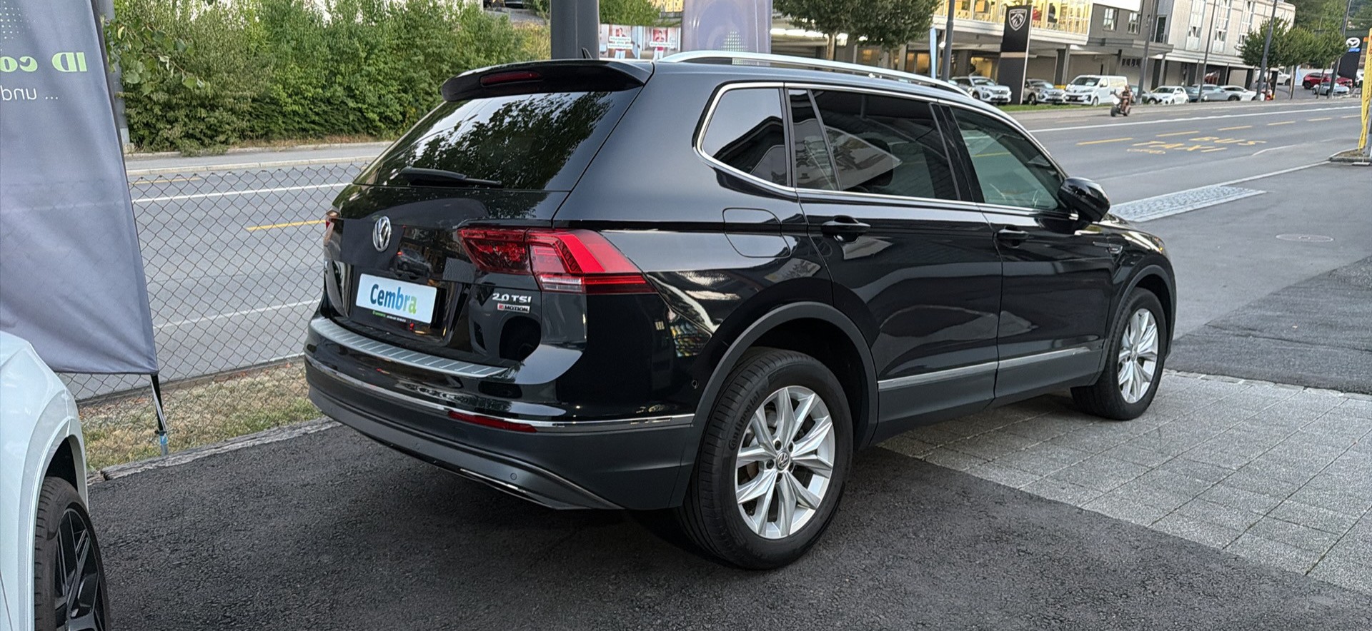 VW Tiguan Allspace 2.0TSI Highline 4Motion DSG-image-1