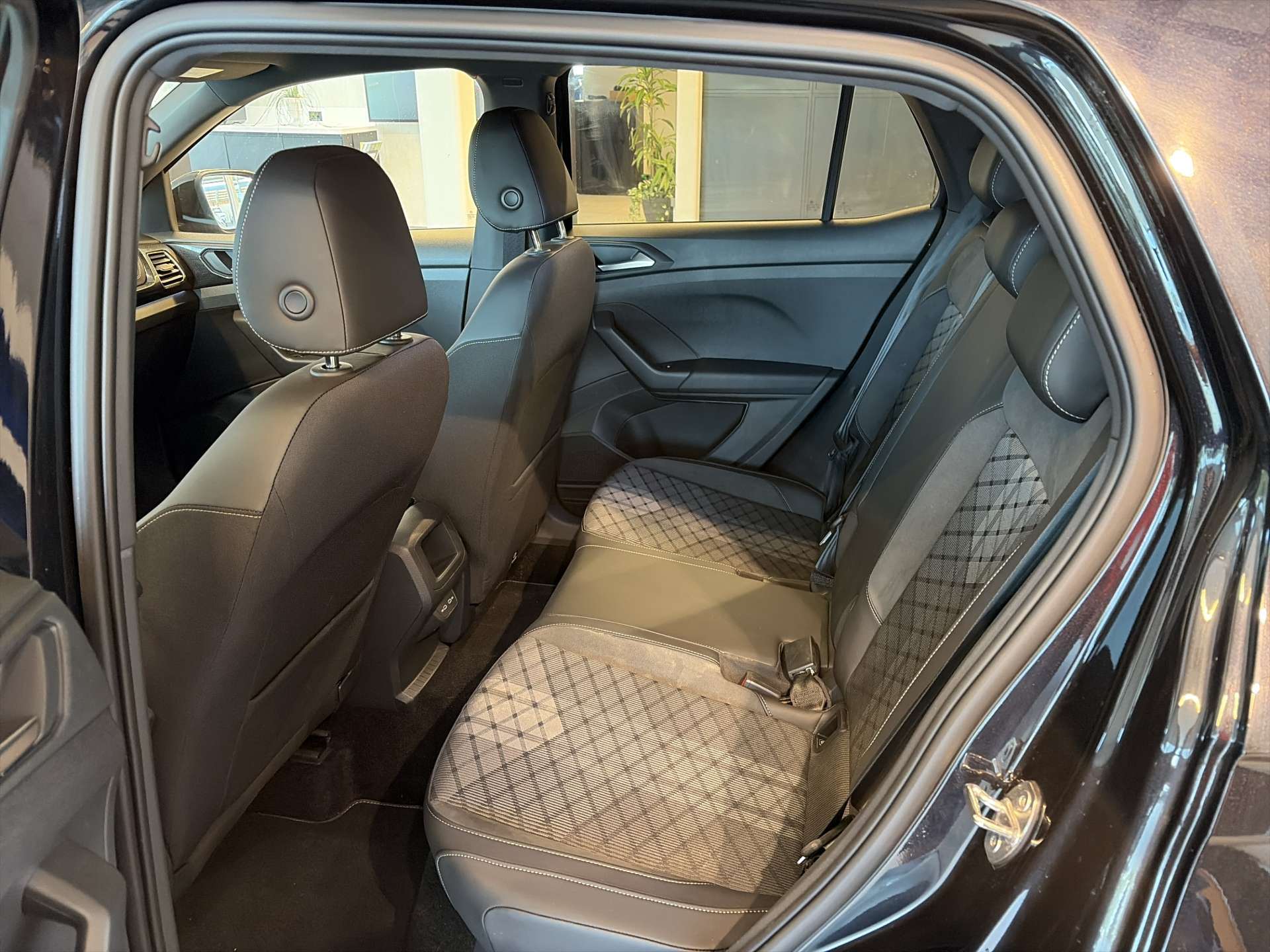VW T-Cross 1.0 TSi EVO R-Line DSG-Automat-image-6