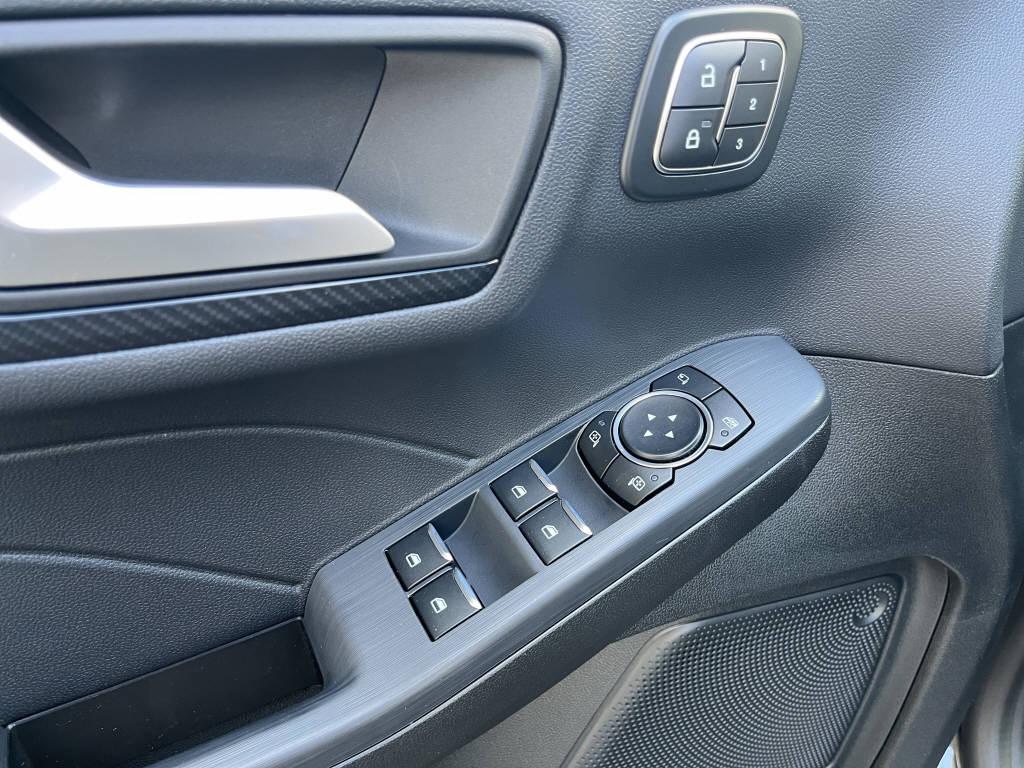 FORD Kuga 2.5 Plug-in Hybrid ST-Line X-image-15