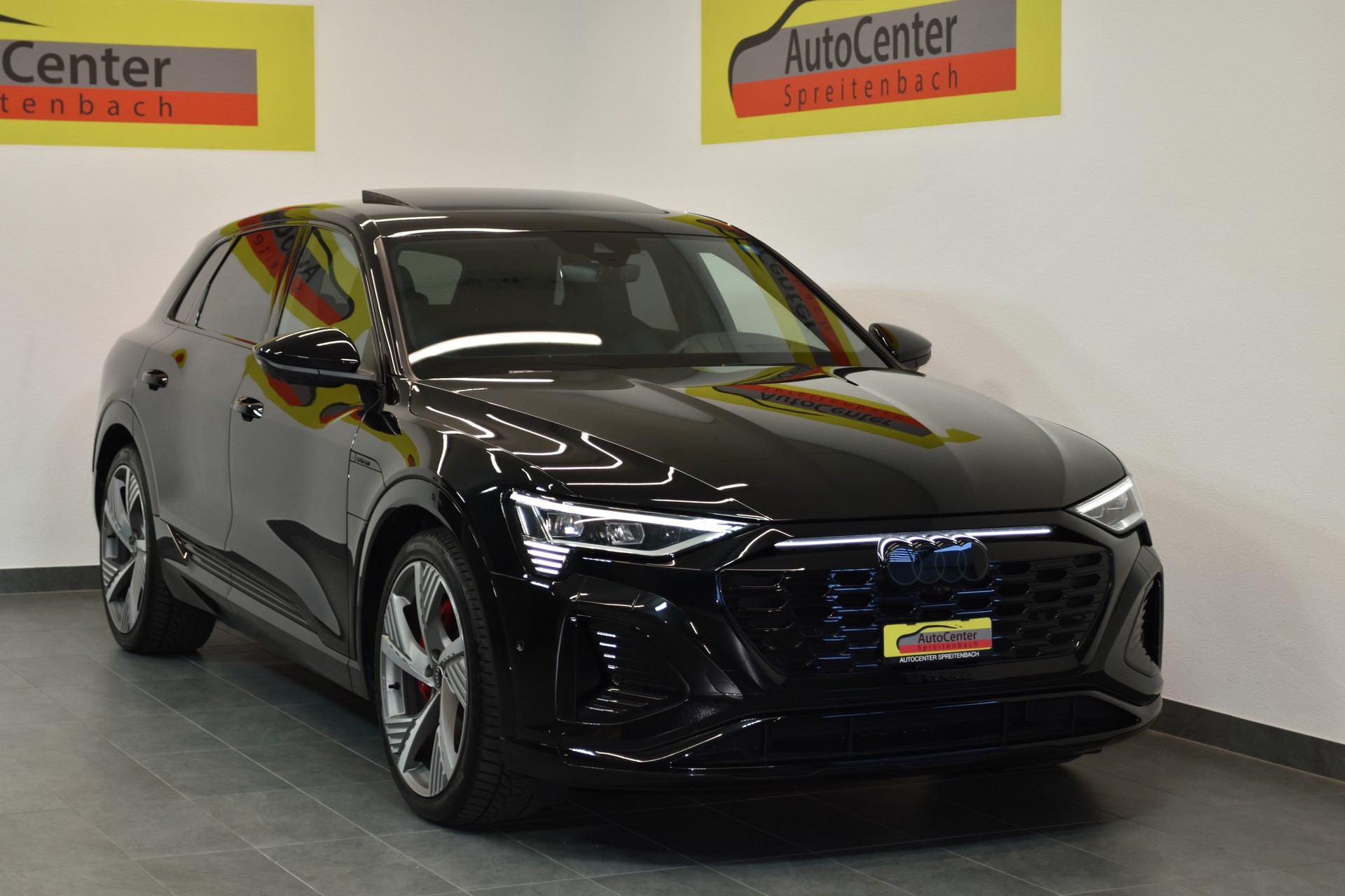 AUDI Q8 55 e-tron S-Line Black Edition quattro-image-0
