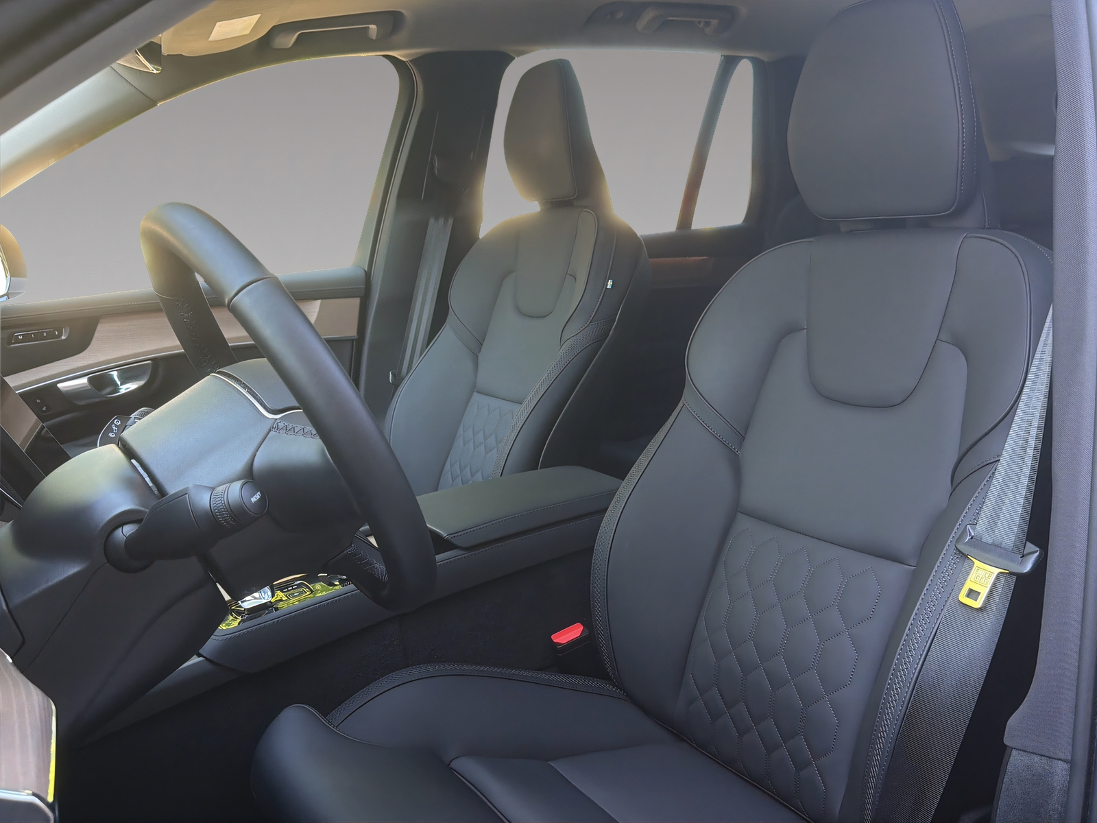 VOLVO XC90 2.0 T8 TE Plus Dark eAWD-image-6