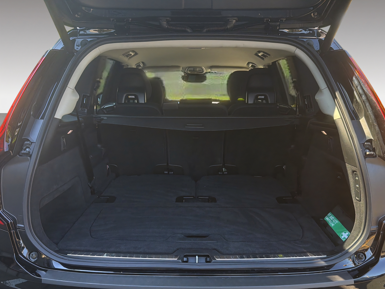 VOLVO XC90 2.0 T8 TE Plus Dark eAWD-image-19