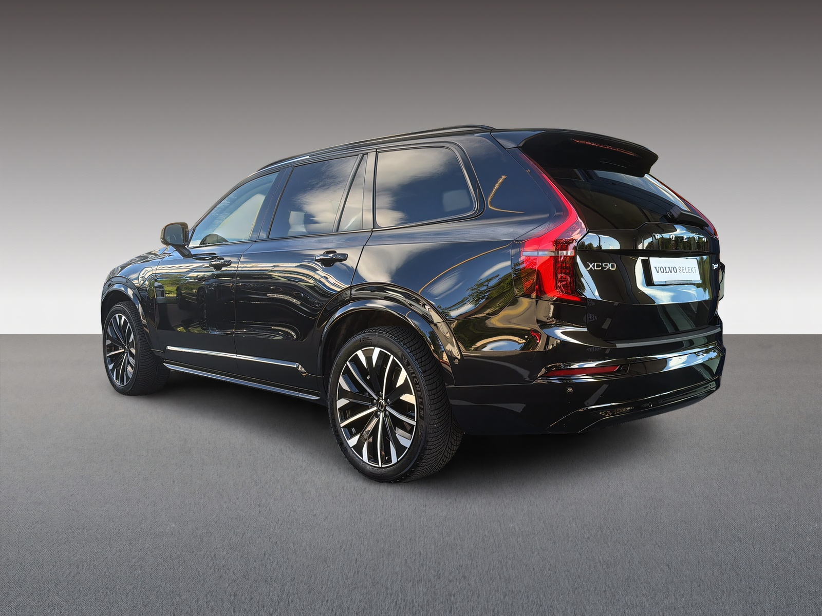 VOLVO XC90 2.0 T8 TE Plus Dark eAWD-image-4