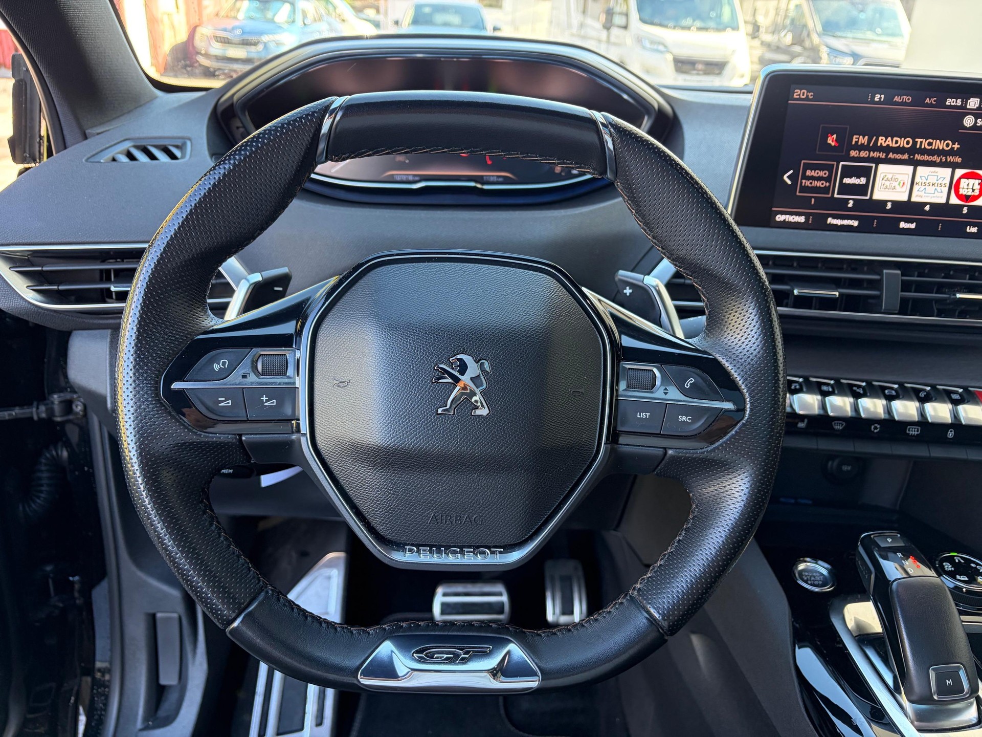 PEUGEOT 5008 2.0 BlueHDi 180 GT-image-9