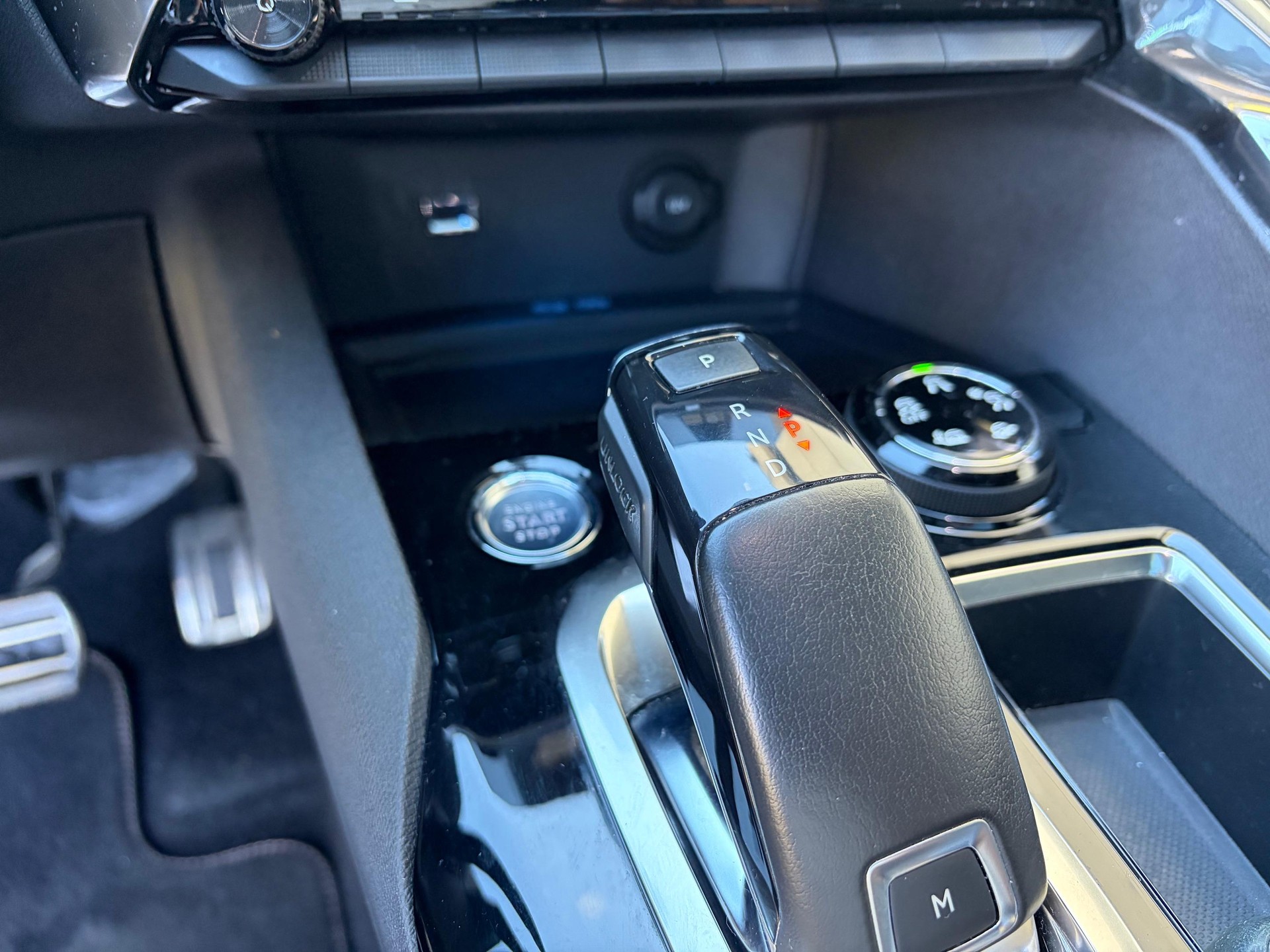 PEUGEOT 5008 2.0 BlueHDi 180 GT-image-10