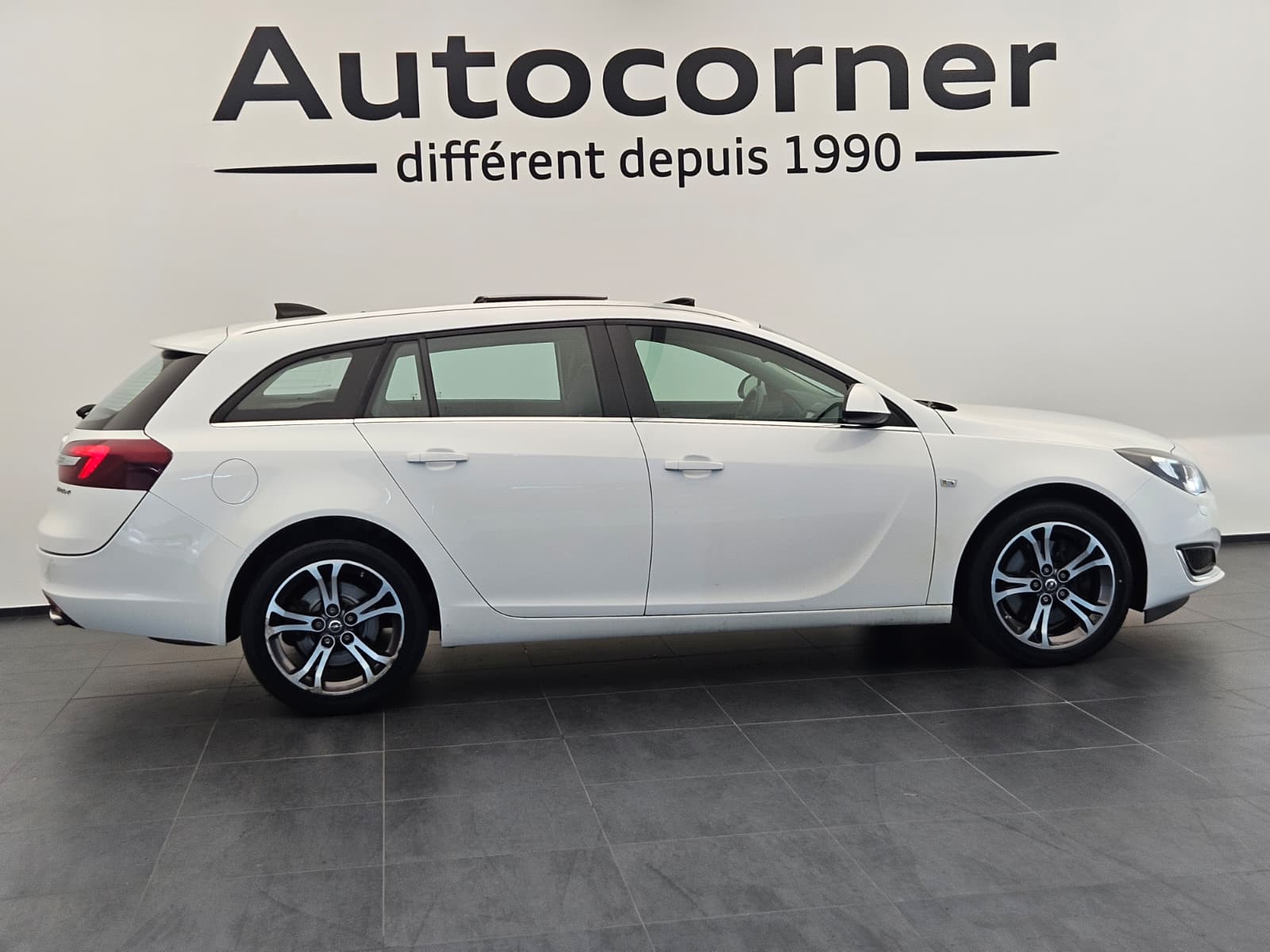 OPEL Insignia Sports Tourer 2.0 Turbo Edition 4WD-image-5